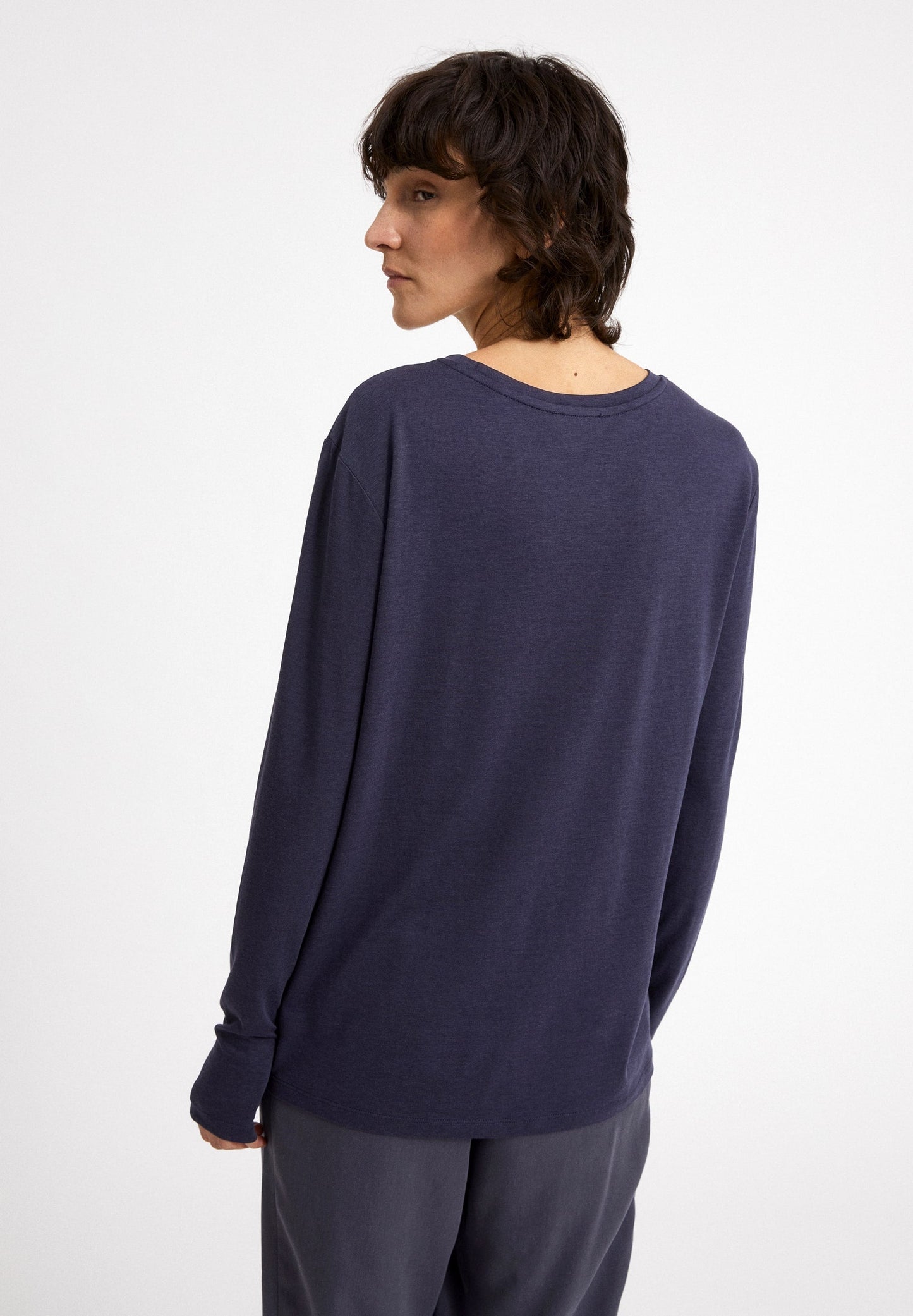 T-shirt à manches longues noir en tencel et coton bio - kosmaa night sky