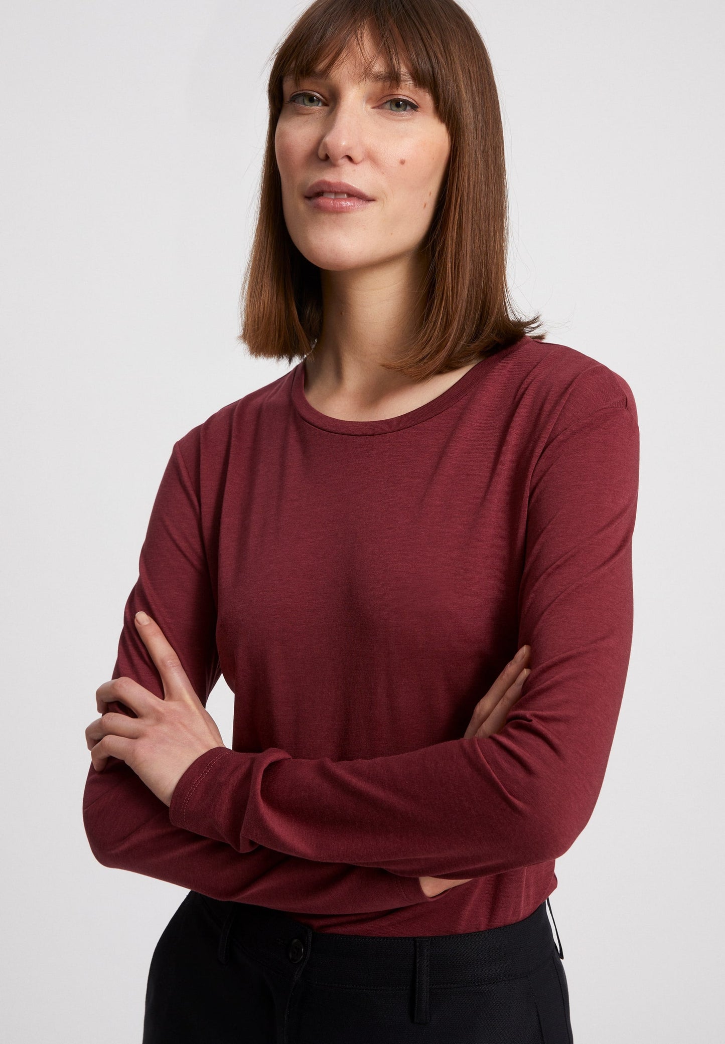 T-shirt à manches longues rouge en tencel et coton bio - Kosmaa ruby red