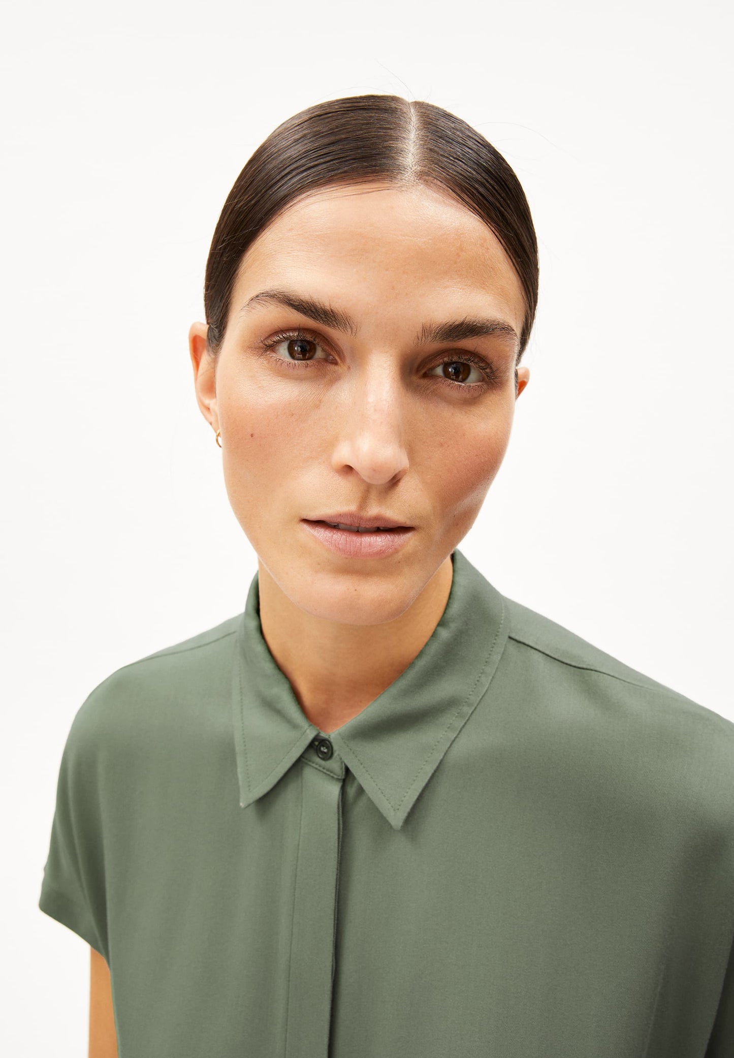 Chemisier en ecovero | vert "larisaana grey green"