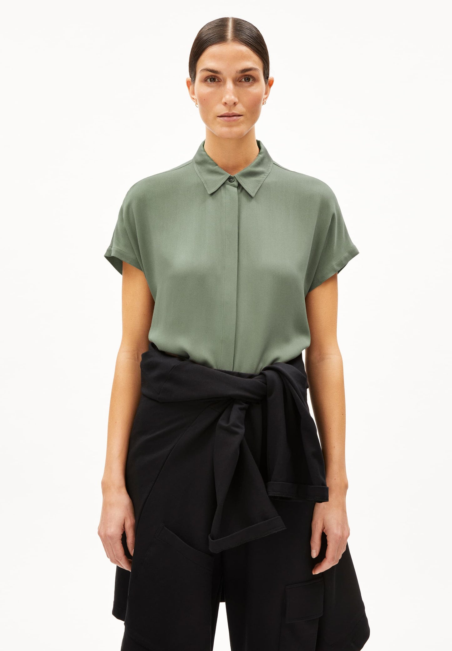 Chemisier en ecovero | vert "larisaana grey green"