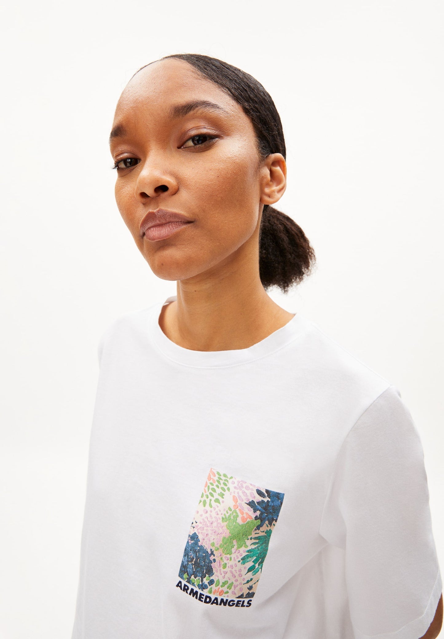 T-shirt ample imprimé blanc en coton bio - layaa floraa white