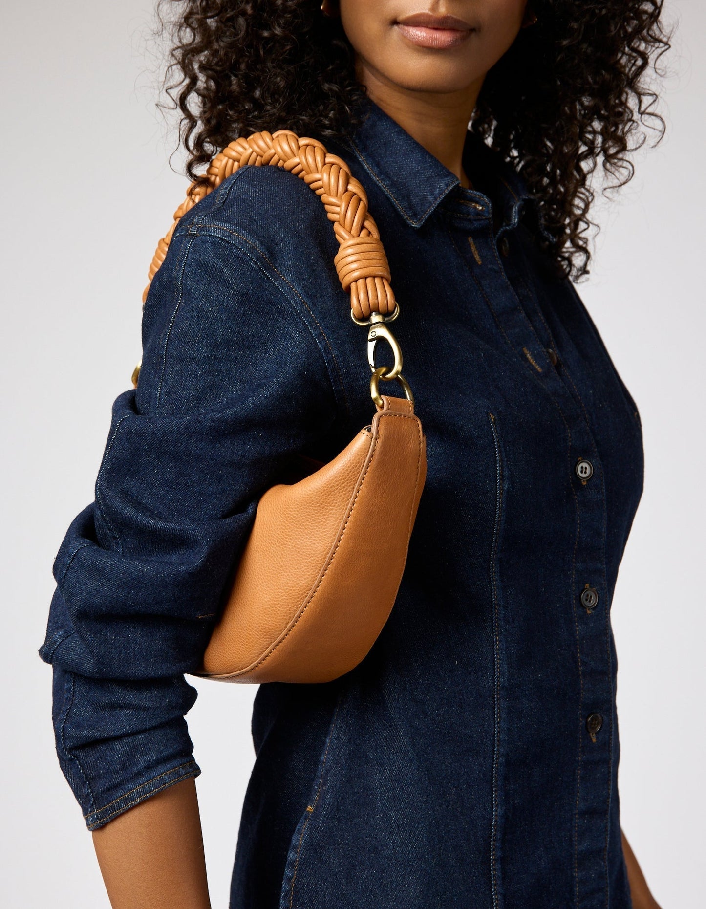 Sac à bandoulière en cuir certifié | camel "leo wild oak soft grain leather"