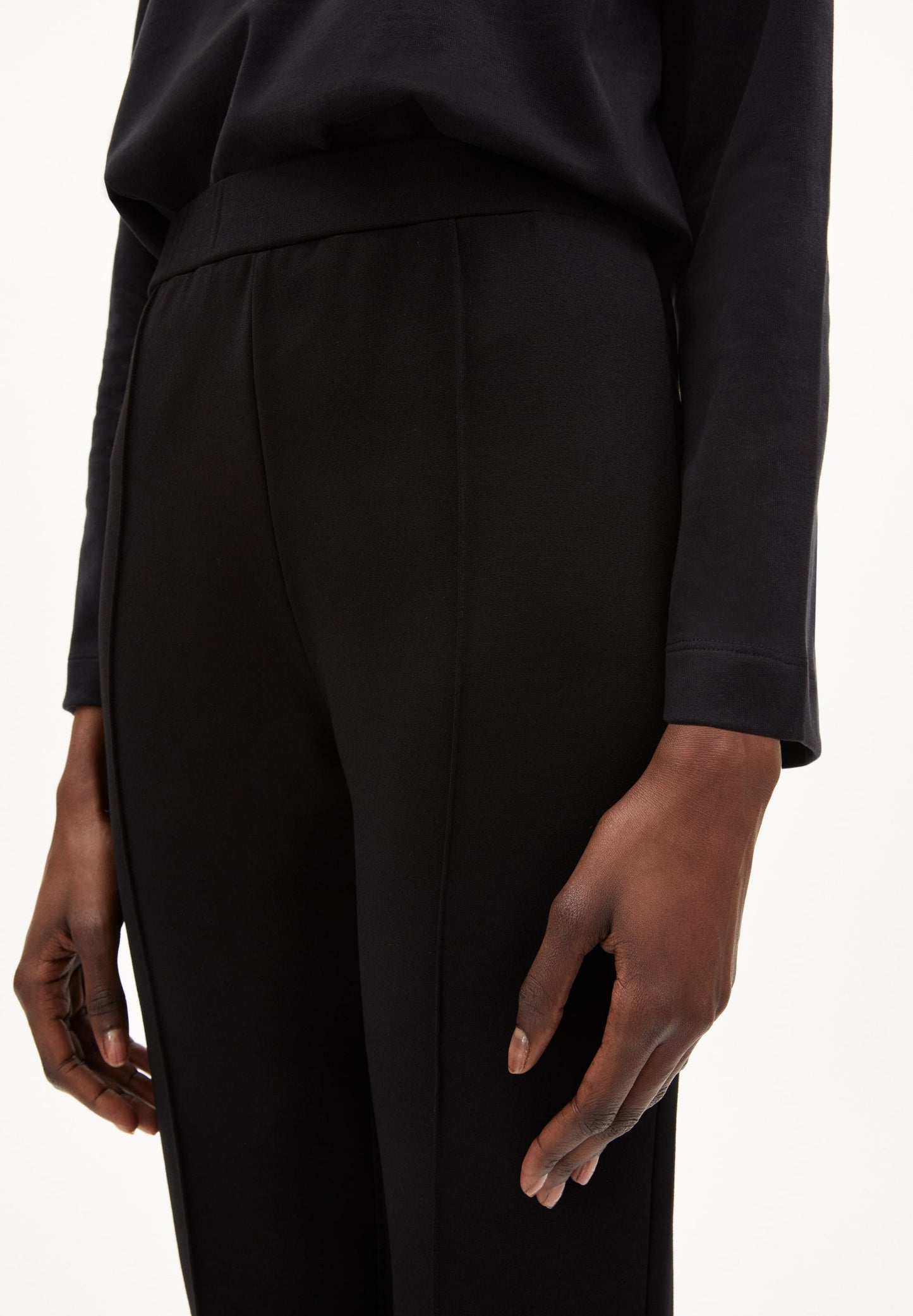 Pantalon fluide noir en viscore ecovero - leylaari black
