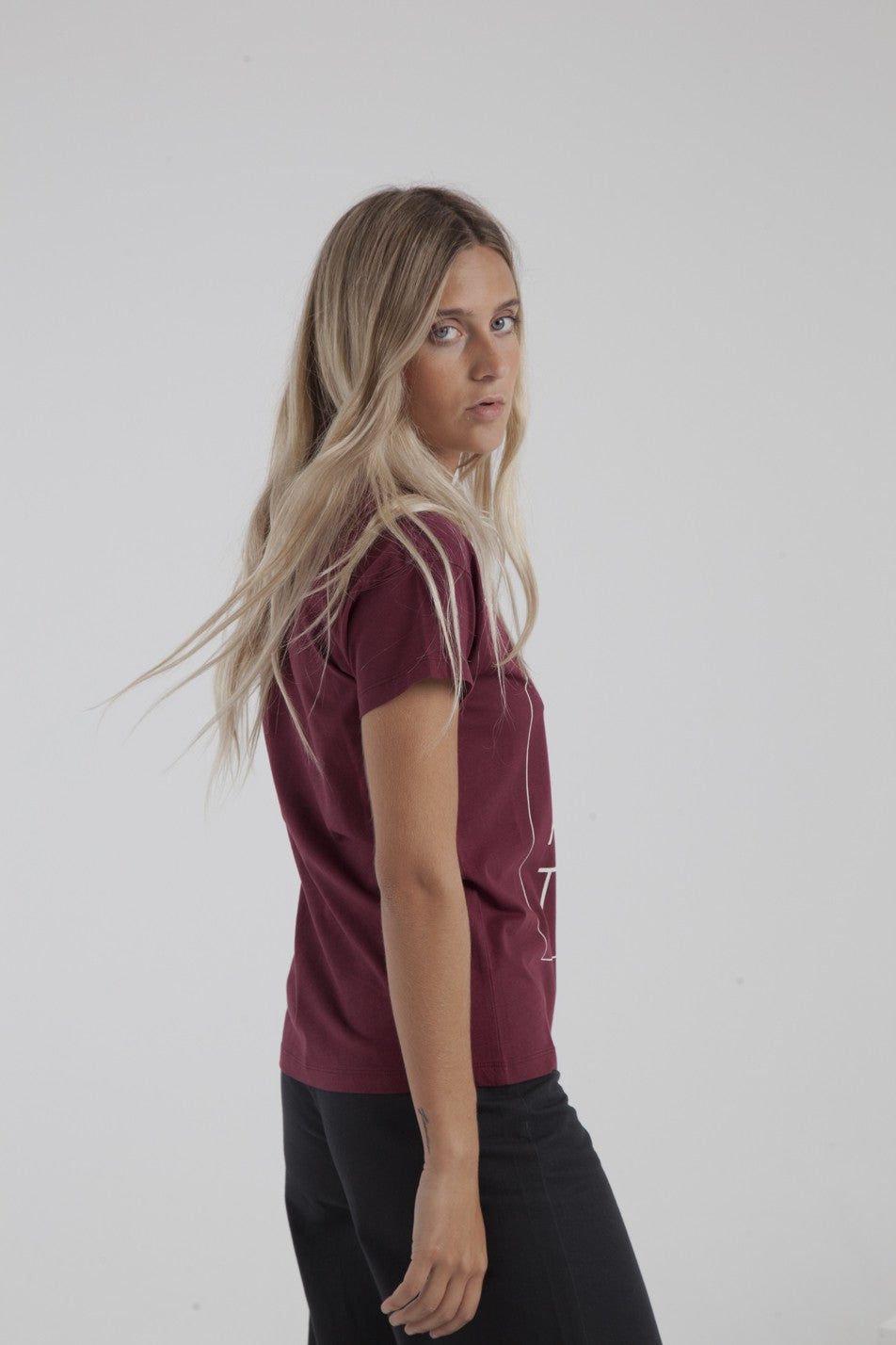 T-shirt bordeaux en coton bio - Life is an attitude