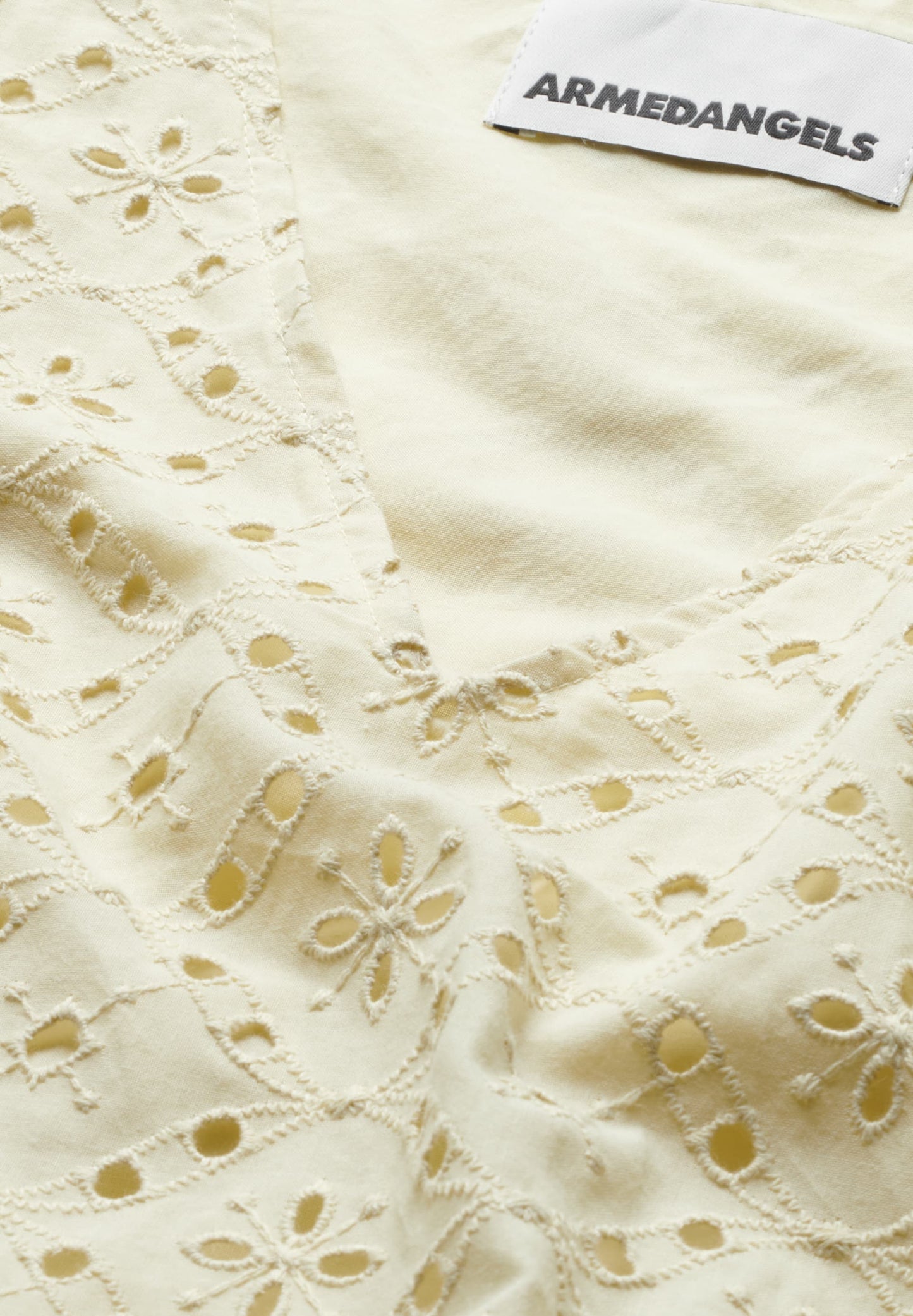 Robe brodée en coton biologique | beige "livalaa broidery - summer hay"