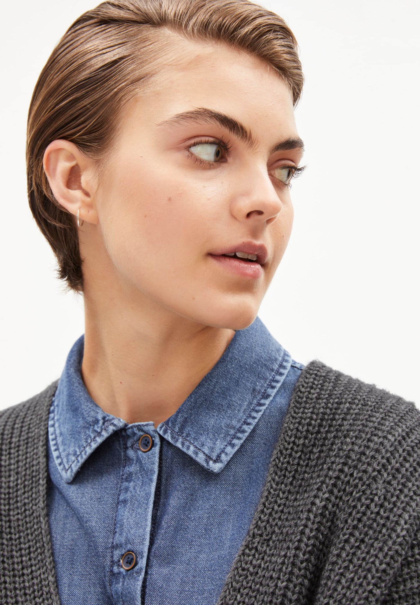 Pull maille col v gris en laine et coton bio - LOISAA mid grey melange