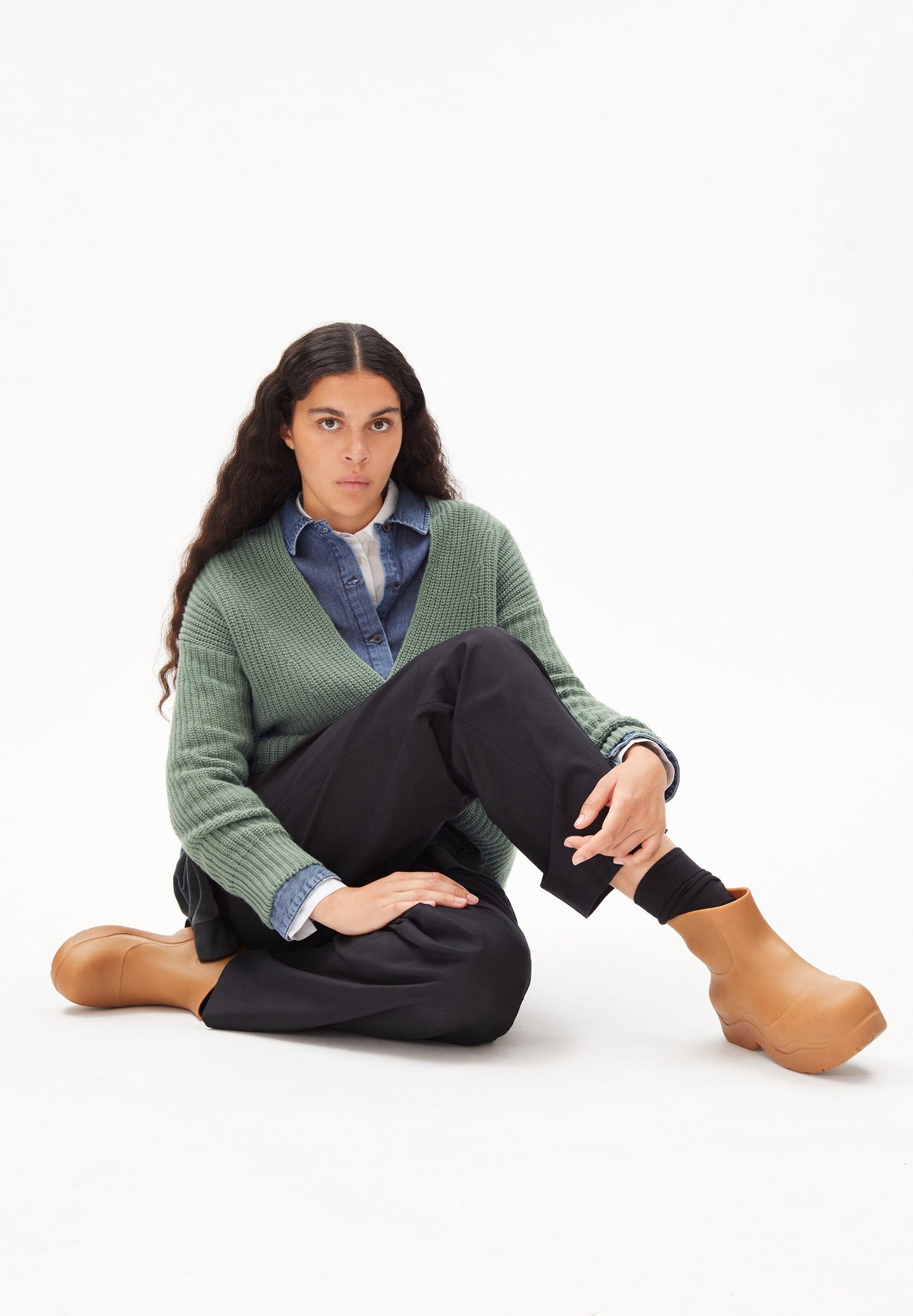 Pull maill col v pistache en laine et coton bio - LOISAA sage green
