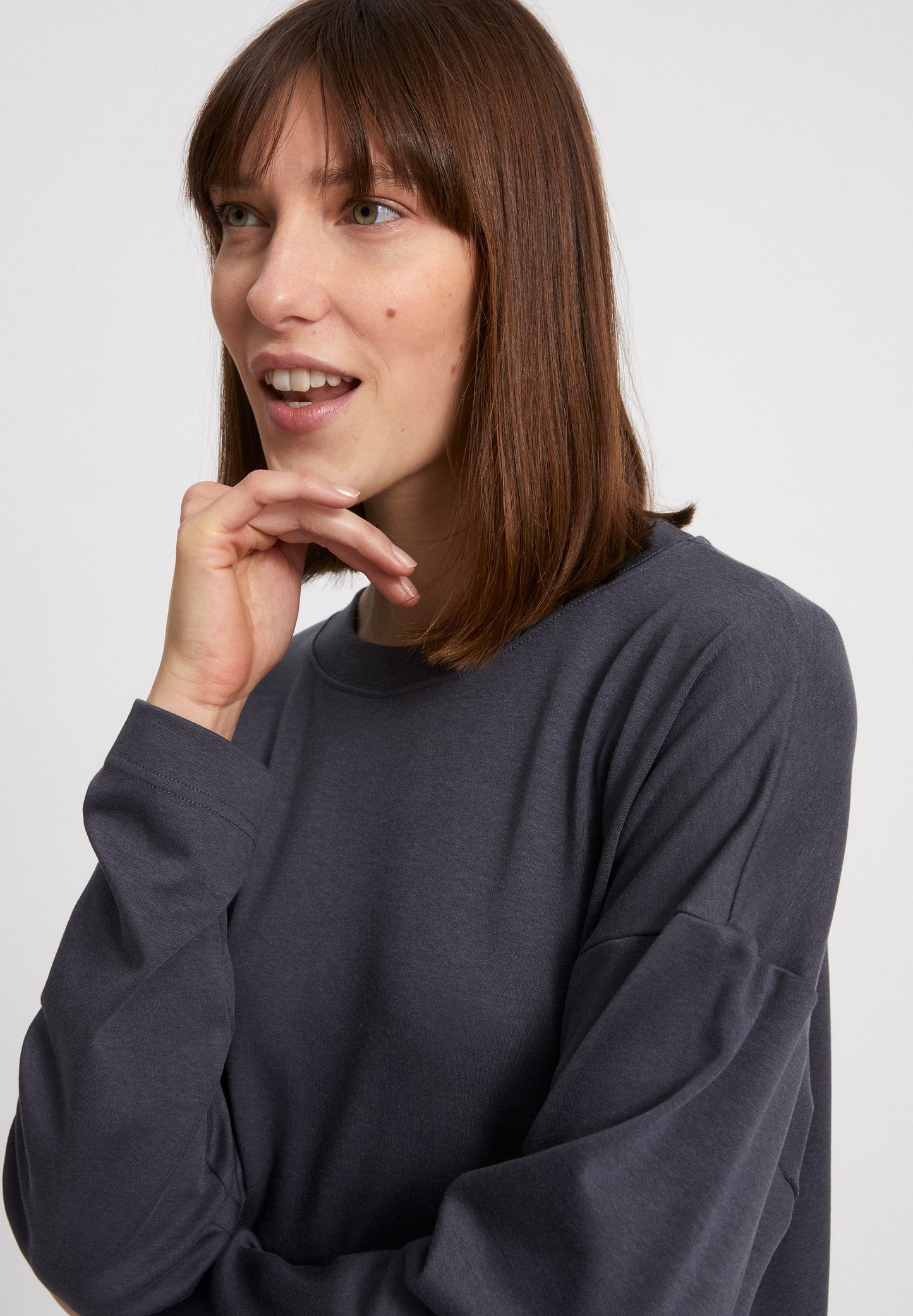 Sweat léger bleu nuit en tencel et coton bio - Mailaa indigo