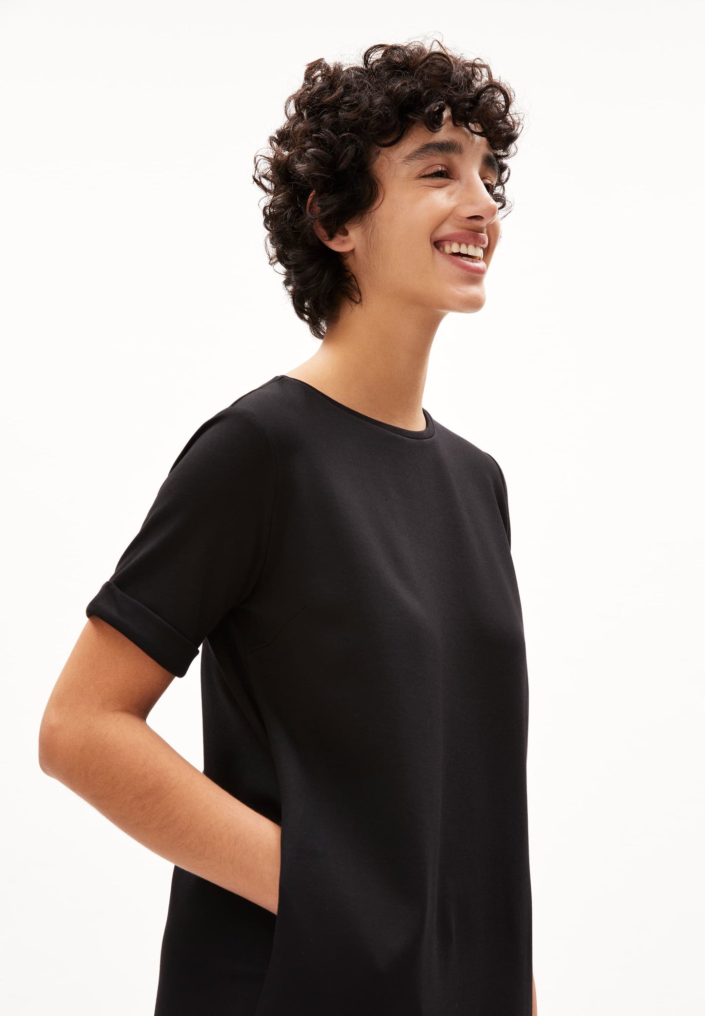 Robe t-shirt en ecovero | noir 'maaila black'