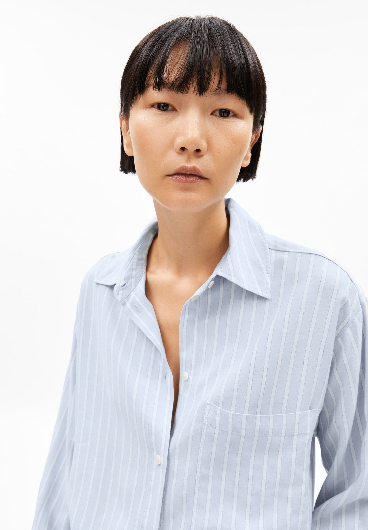 Chemise ample en coton biologique | bleu rayé "maalgaa lino striped - silky blue-morning sky"