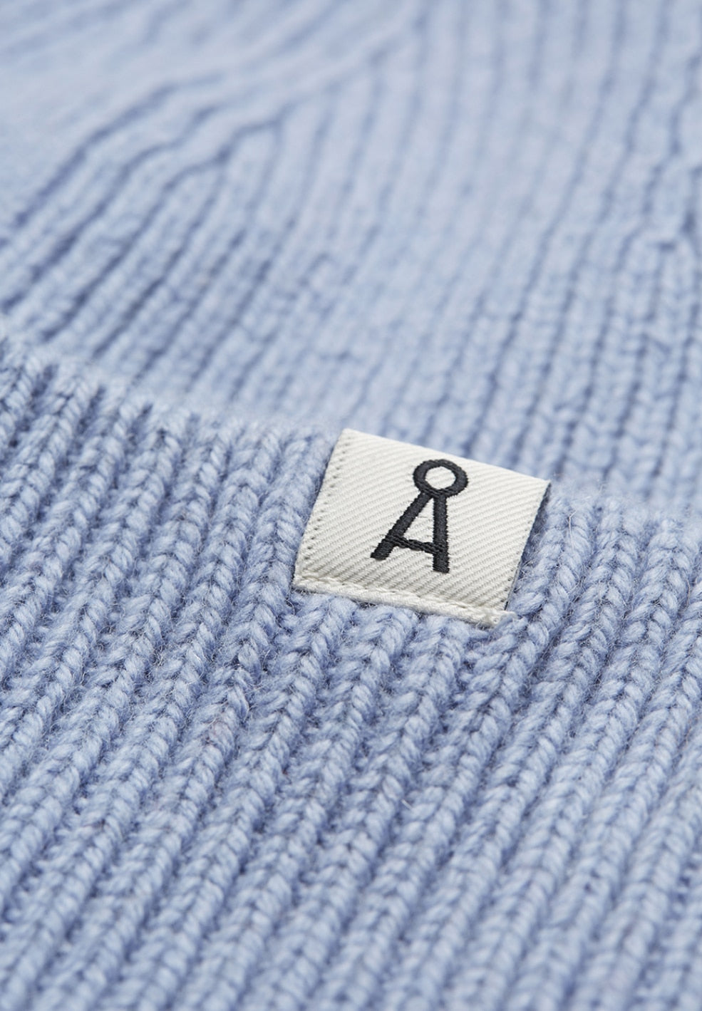 Bonnet bleu ciel en coton bio et laine bio - maax light shadow blue