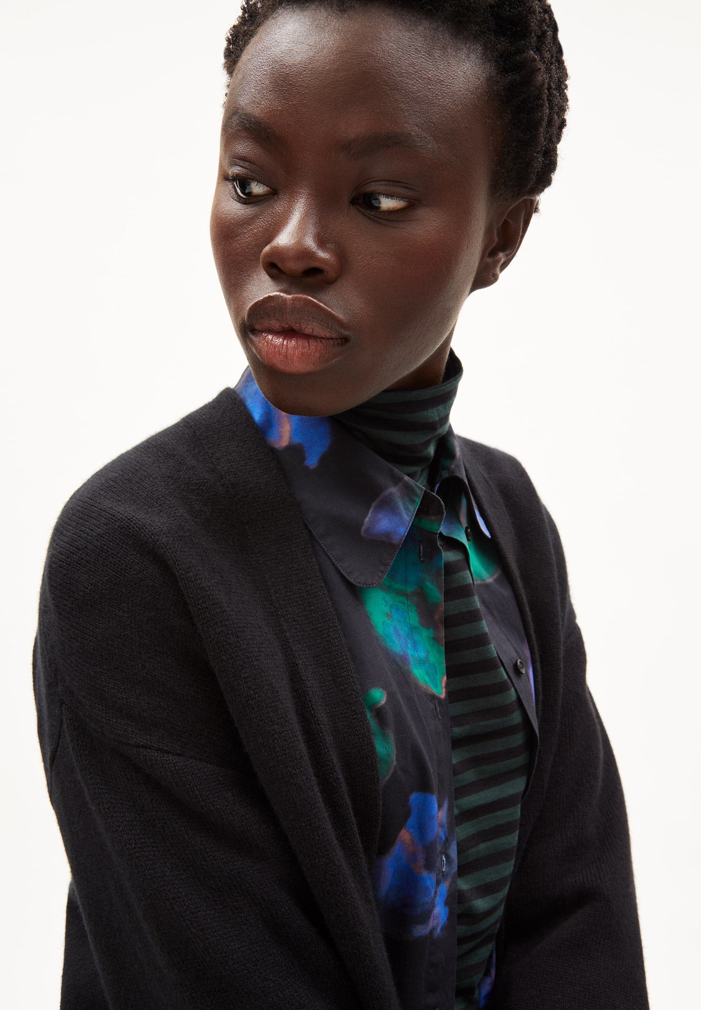 Gilet long noir en coton et laine bio - maertaa black