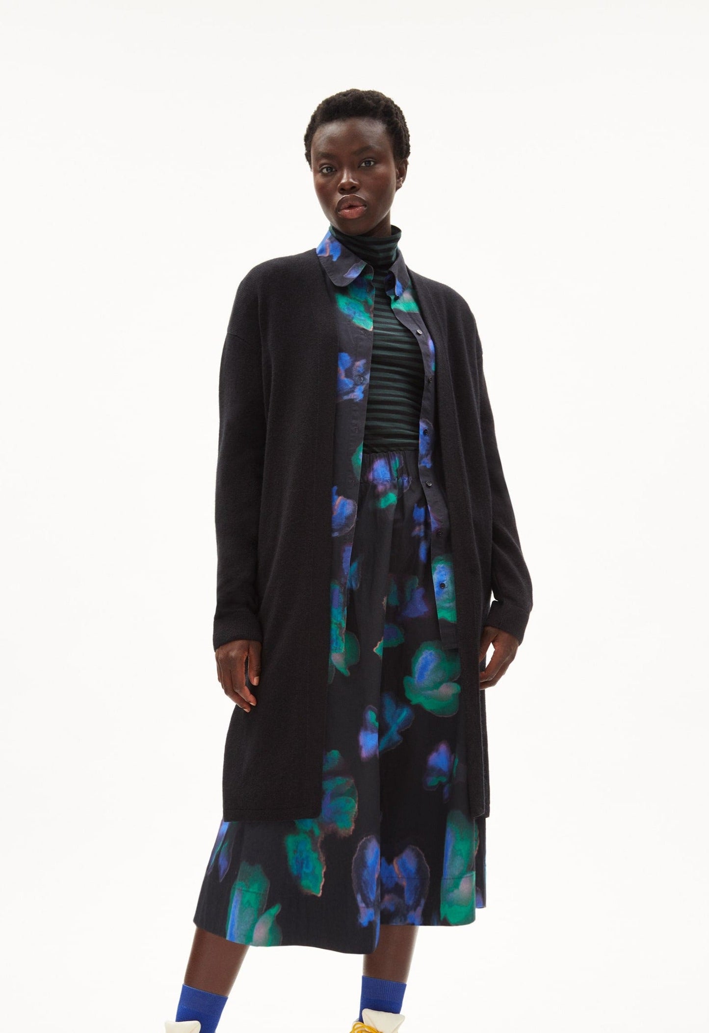Gilet long noir en coton et laine bio - maertaa black