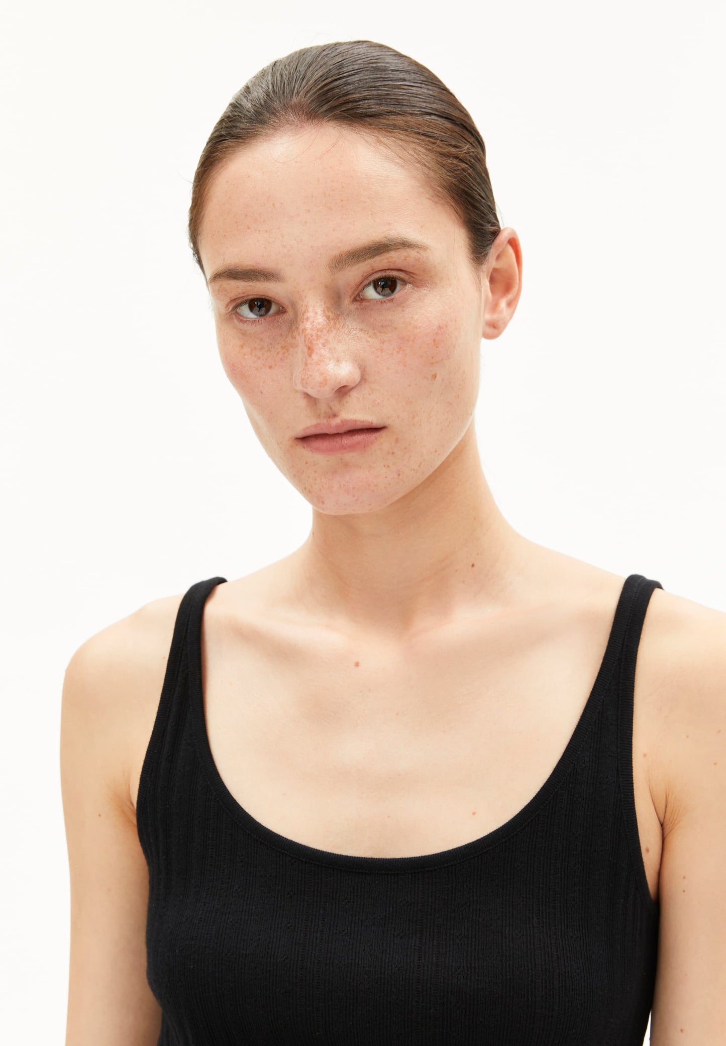 Débardeur pointelle en coton biologique | noir "mahelitaa - black"