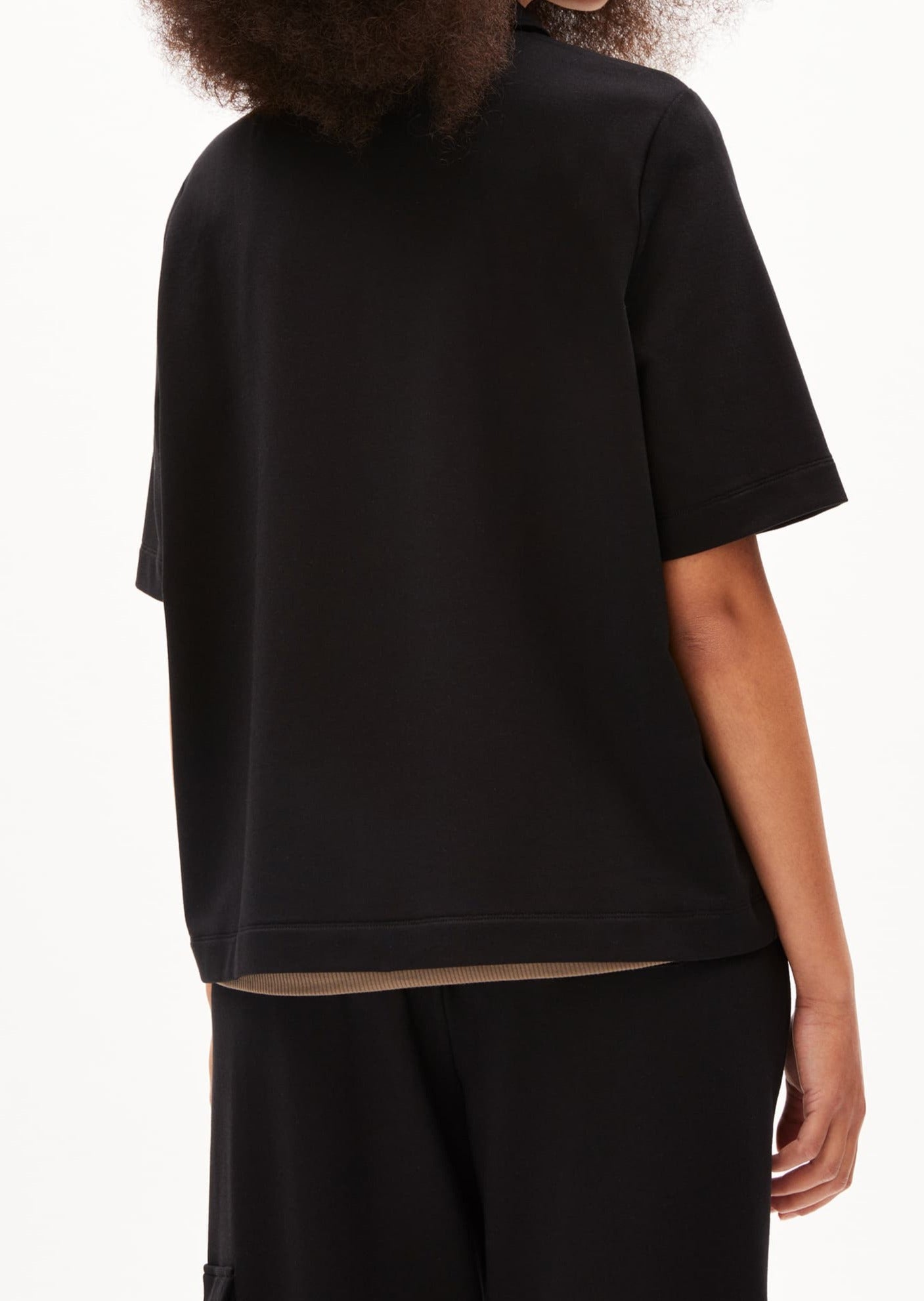 Top col zippé en coton bio et modal | noir "mariaa guadalupe black"