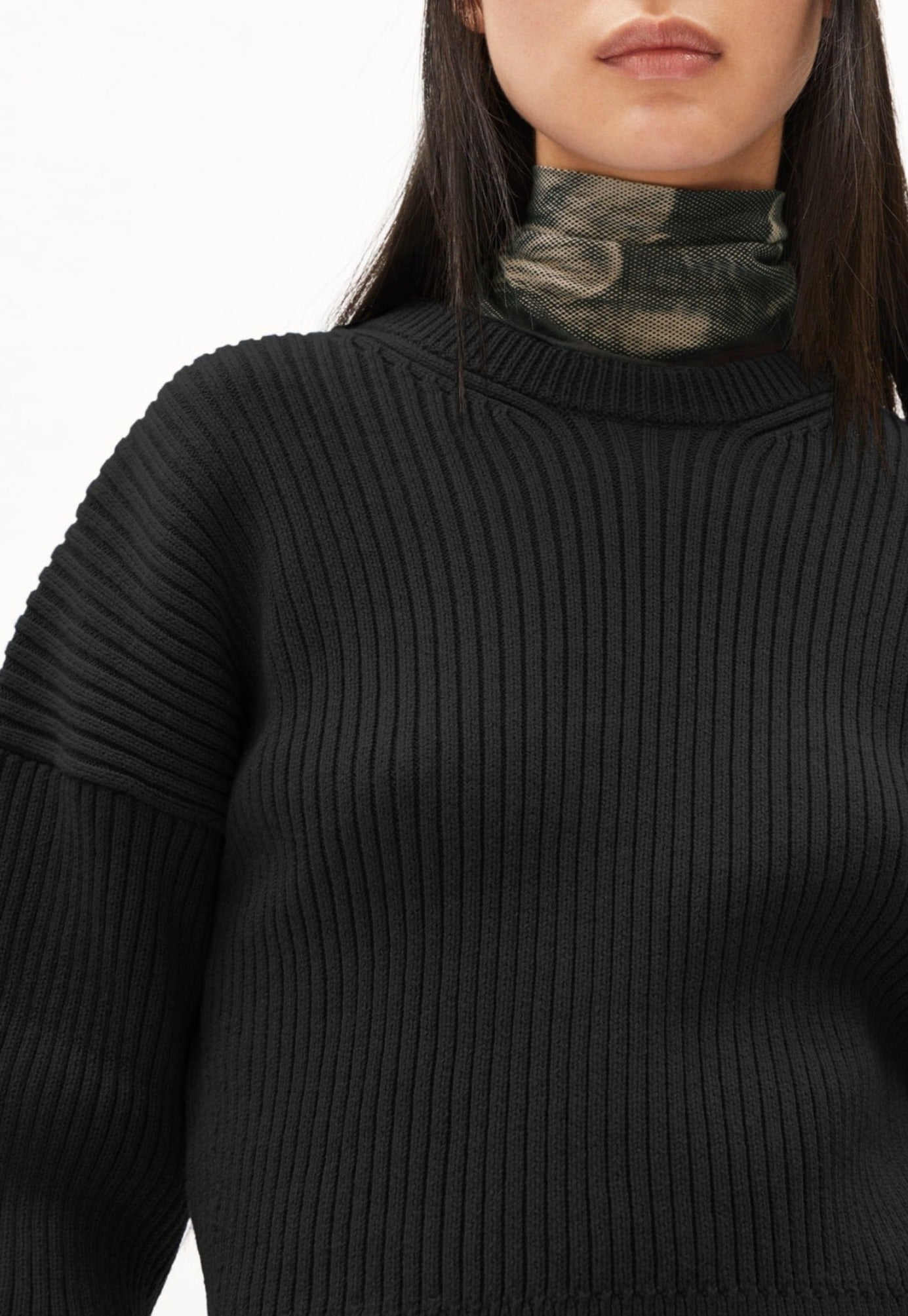 Pull côtelé cropped en coton bio | noir "mayaa merinos - black"
