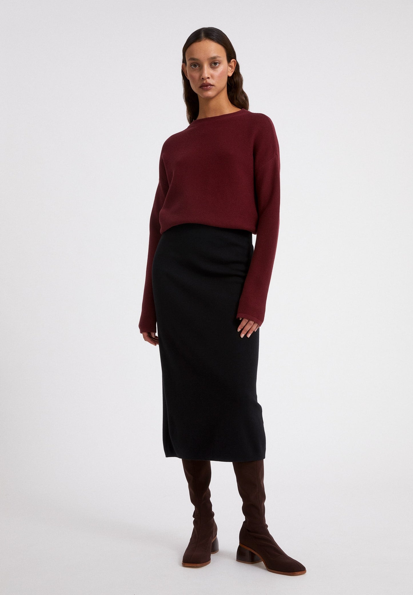 Pull à col rond rouge en coton bio - Medinaa ruby red