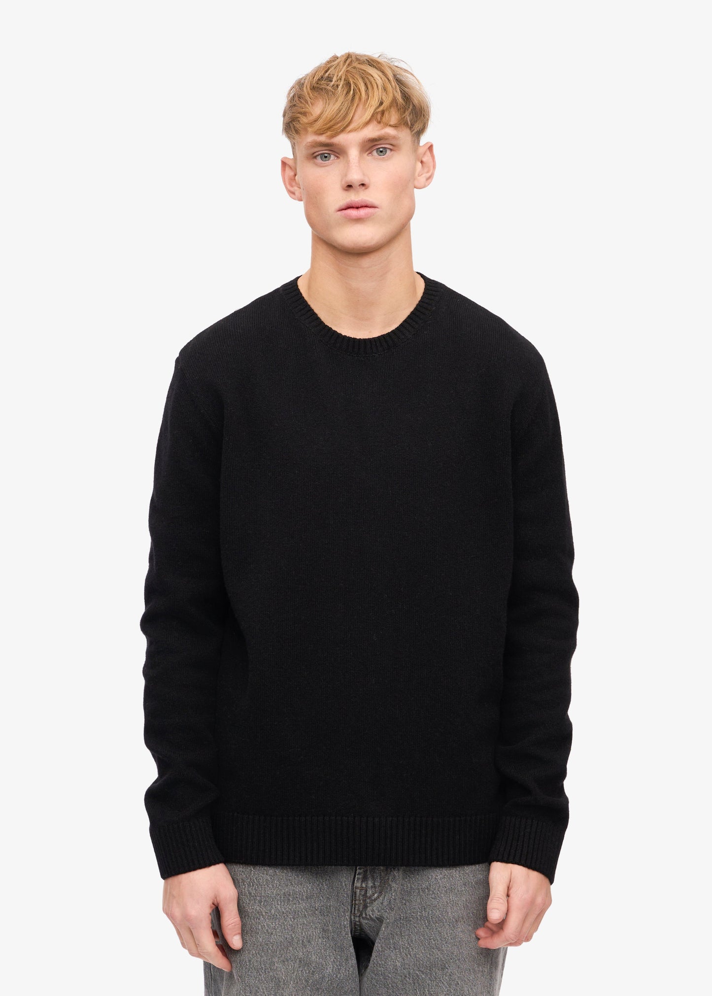 Pull col rond noir en laine mérinos recyclée - deep black