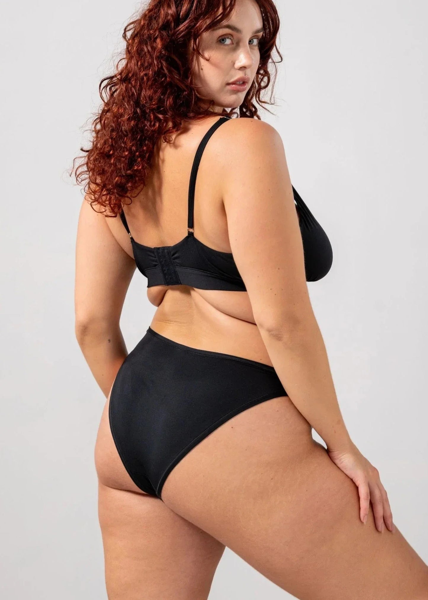 Culotte en matières recyclées | noir "micro bikini briefs - black"