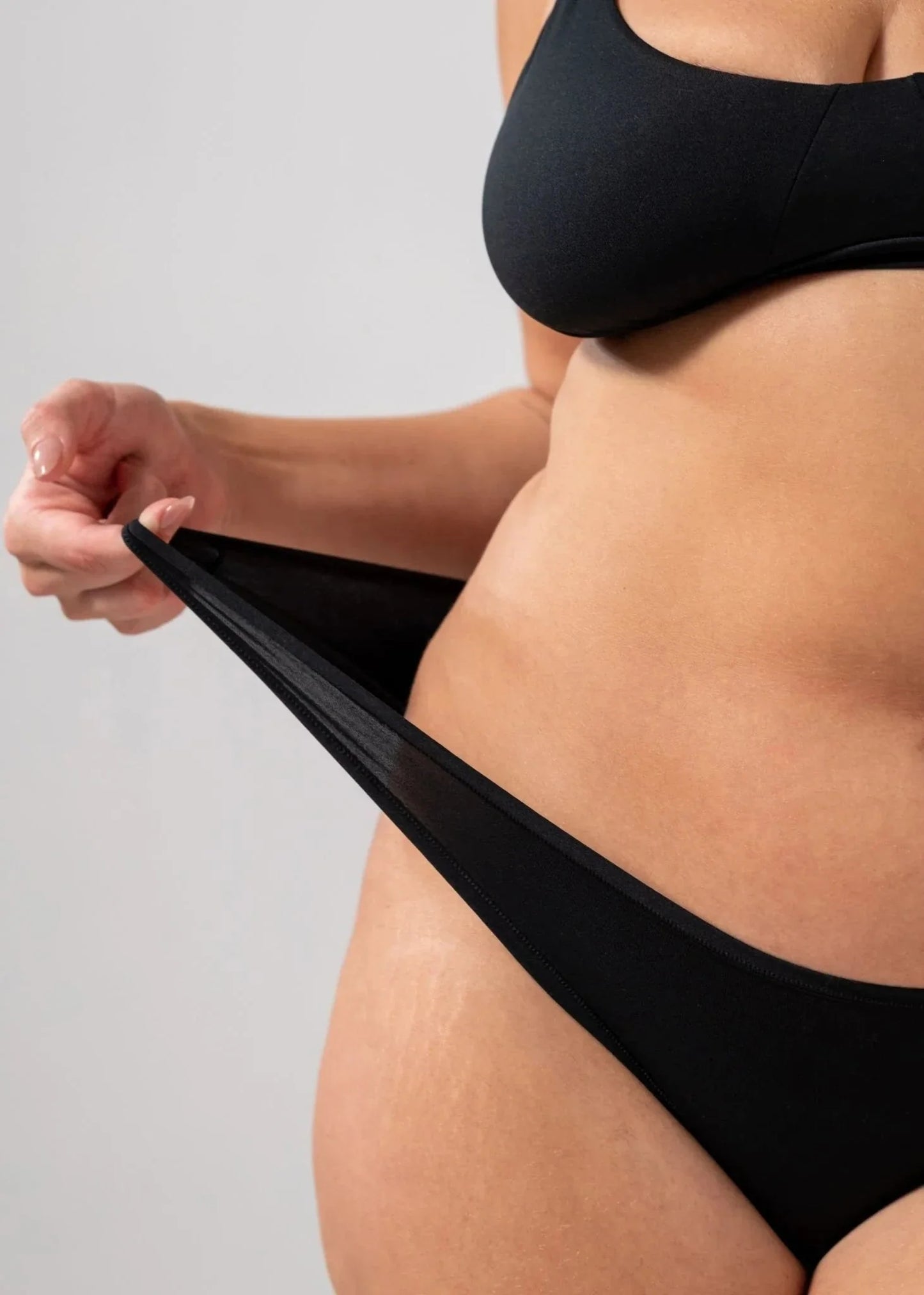 Culotte en matières recyclées | noir "micro bikini briefs - black"