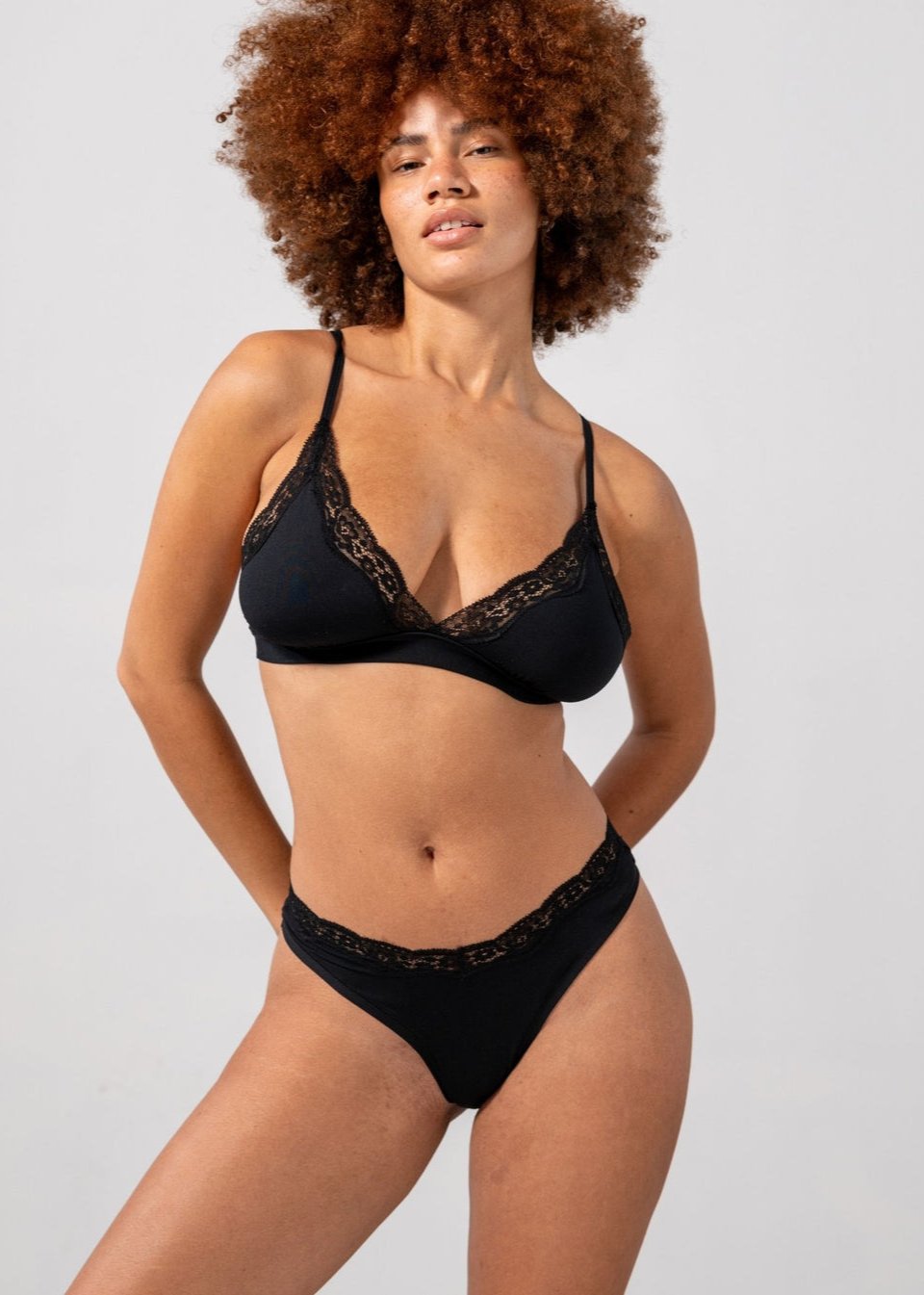 String en matières recyclées | noir "micro lace thong - black"