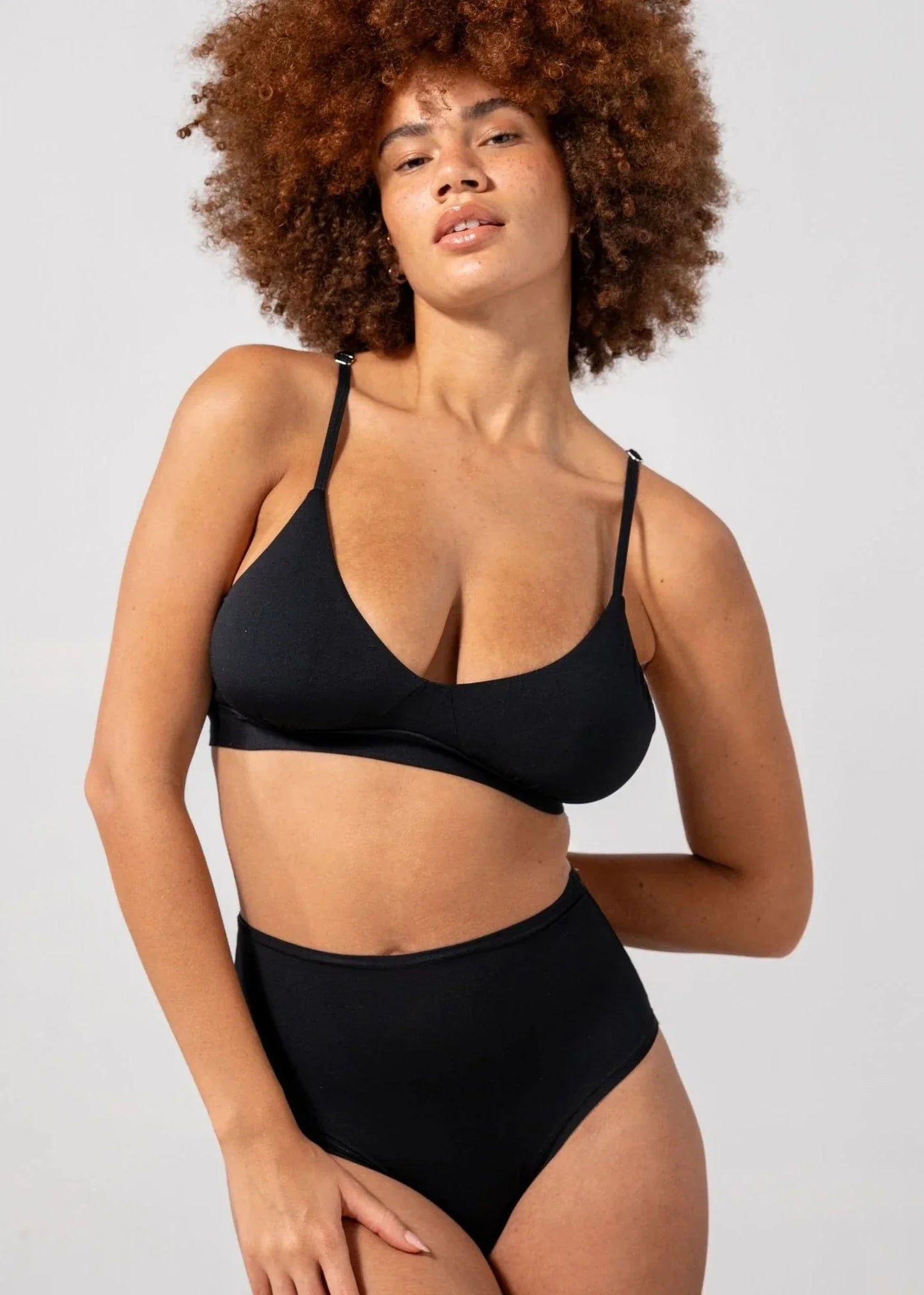 Soutien-gorge en matières recyclées | noir "micro scoop bra - black"