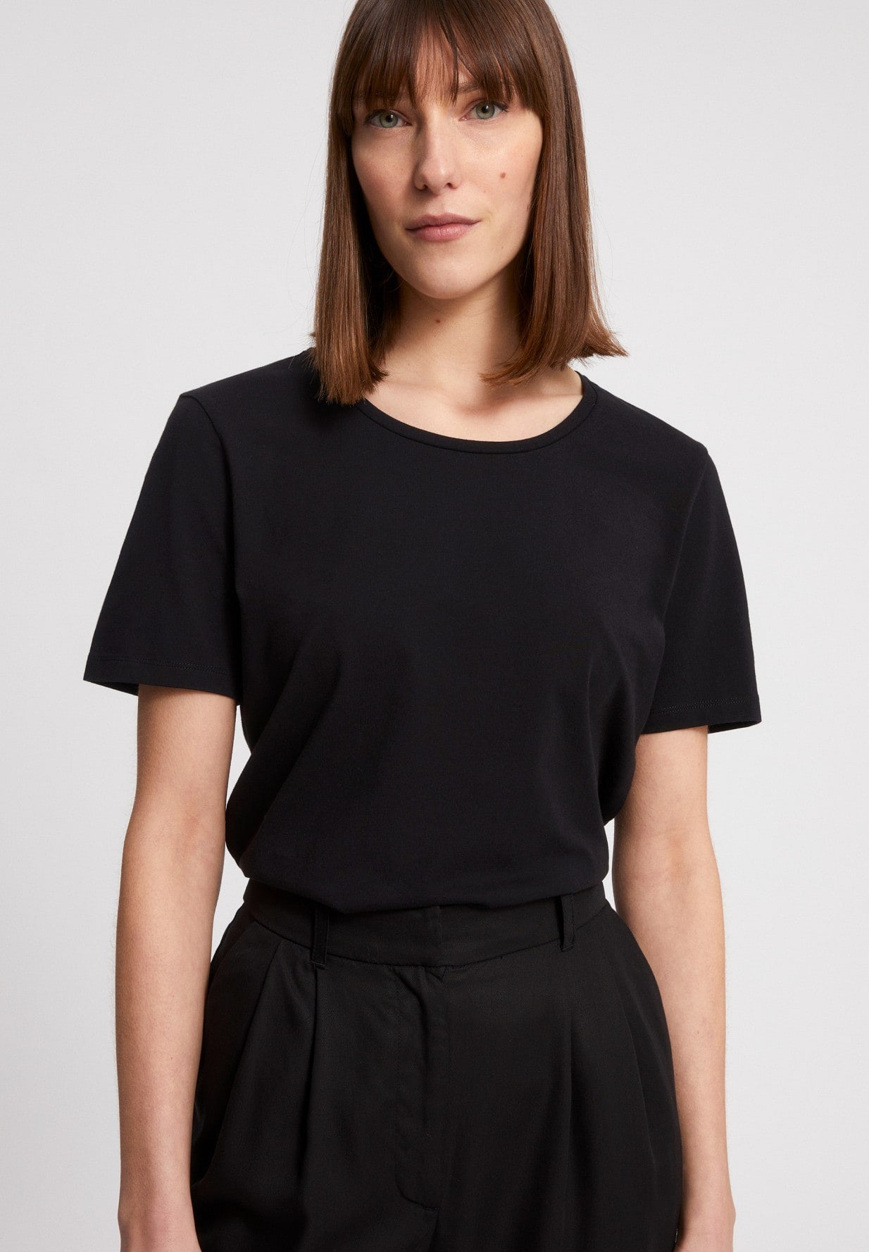 T-shirt noir en coton bio - Minaa black