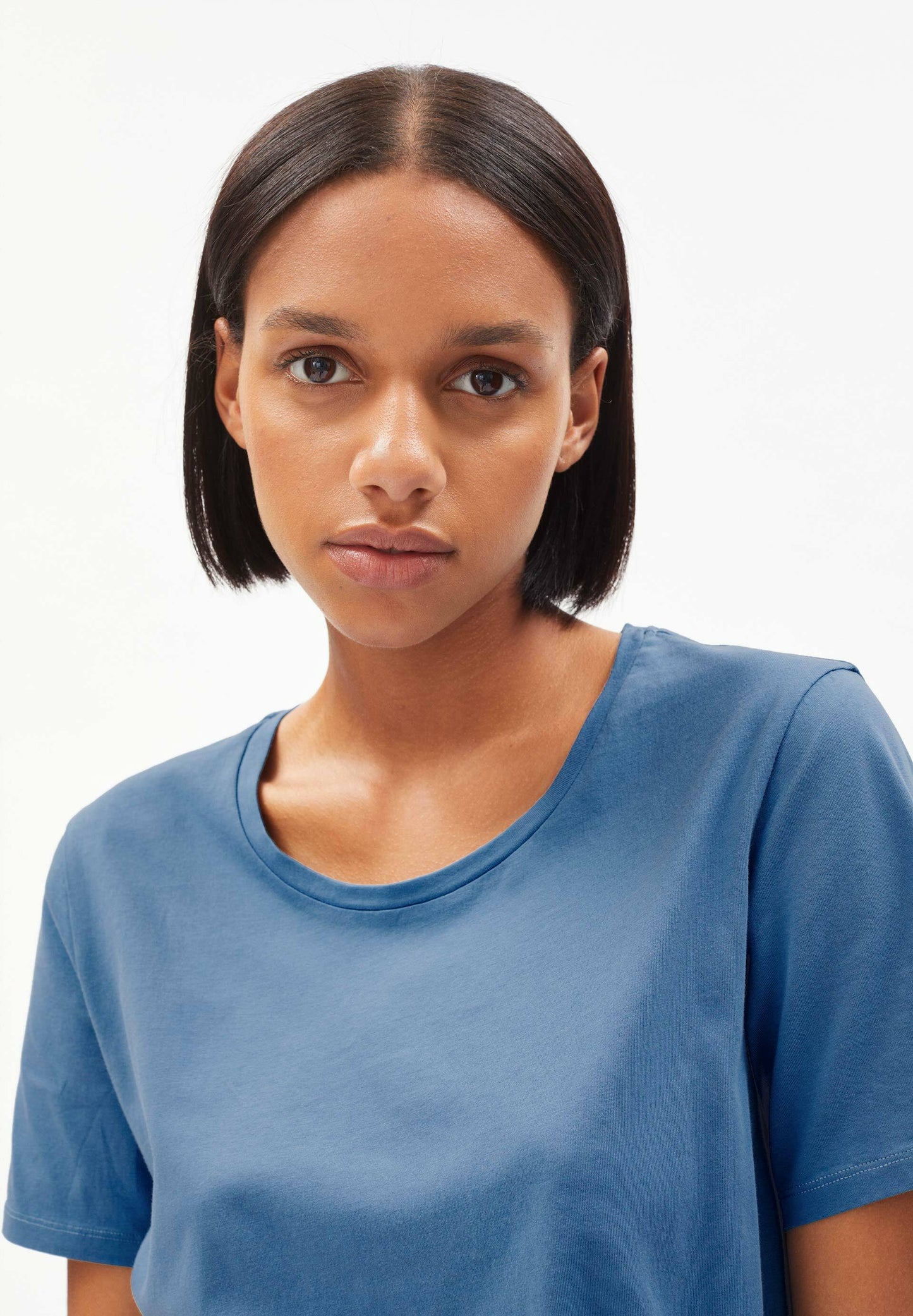 T-shirt bleu ciel en coton bio - minaa cloudbusting