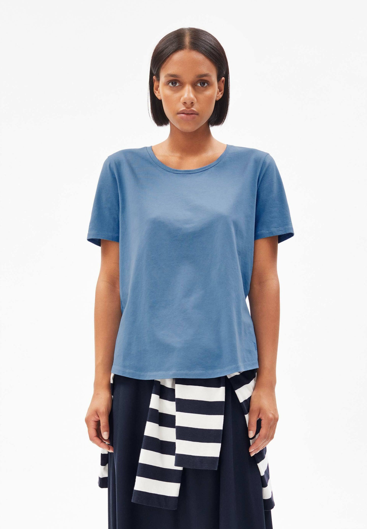 T-shirt bleu ciel en coton bio - minaa cloudbusting