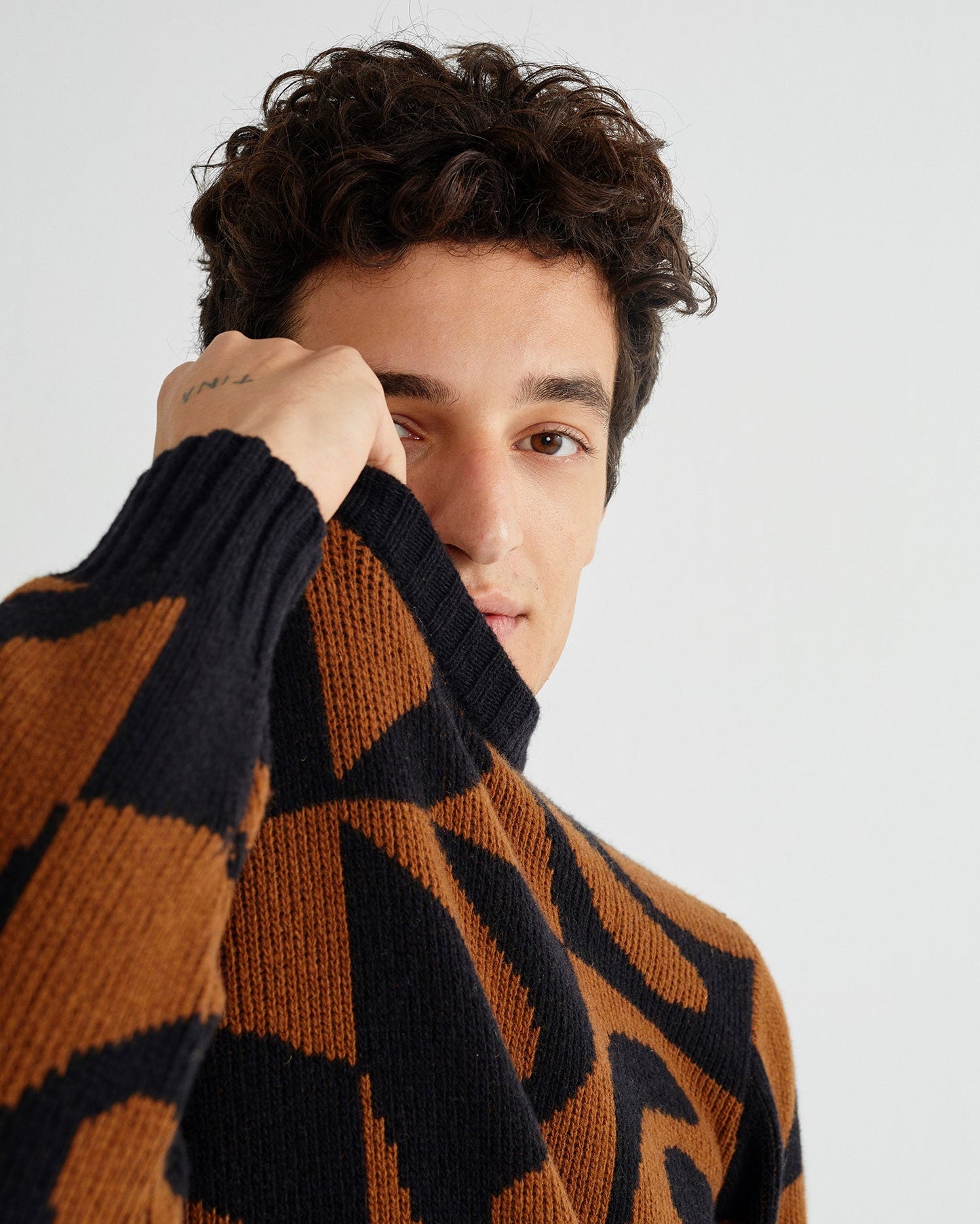 Pull motifs marron et noir en laine - Khem
