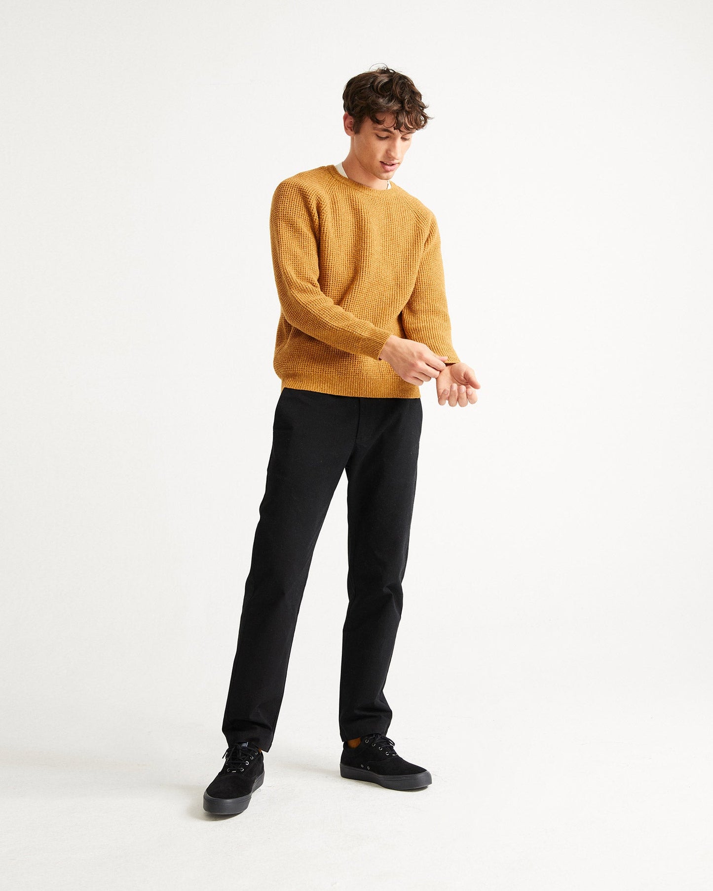 Pull col rond moutarde en laine certifiée - anteros mustard