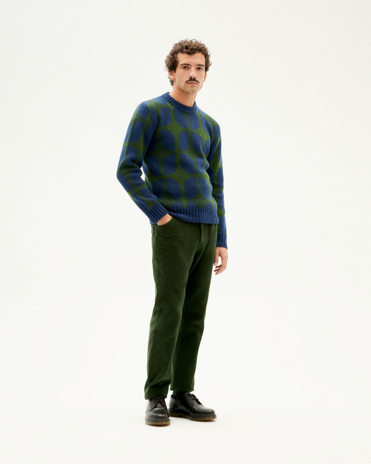 Pull col rond à motifs en laine bio | multicolore "wallpaper navy khem knitted sweater"