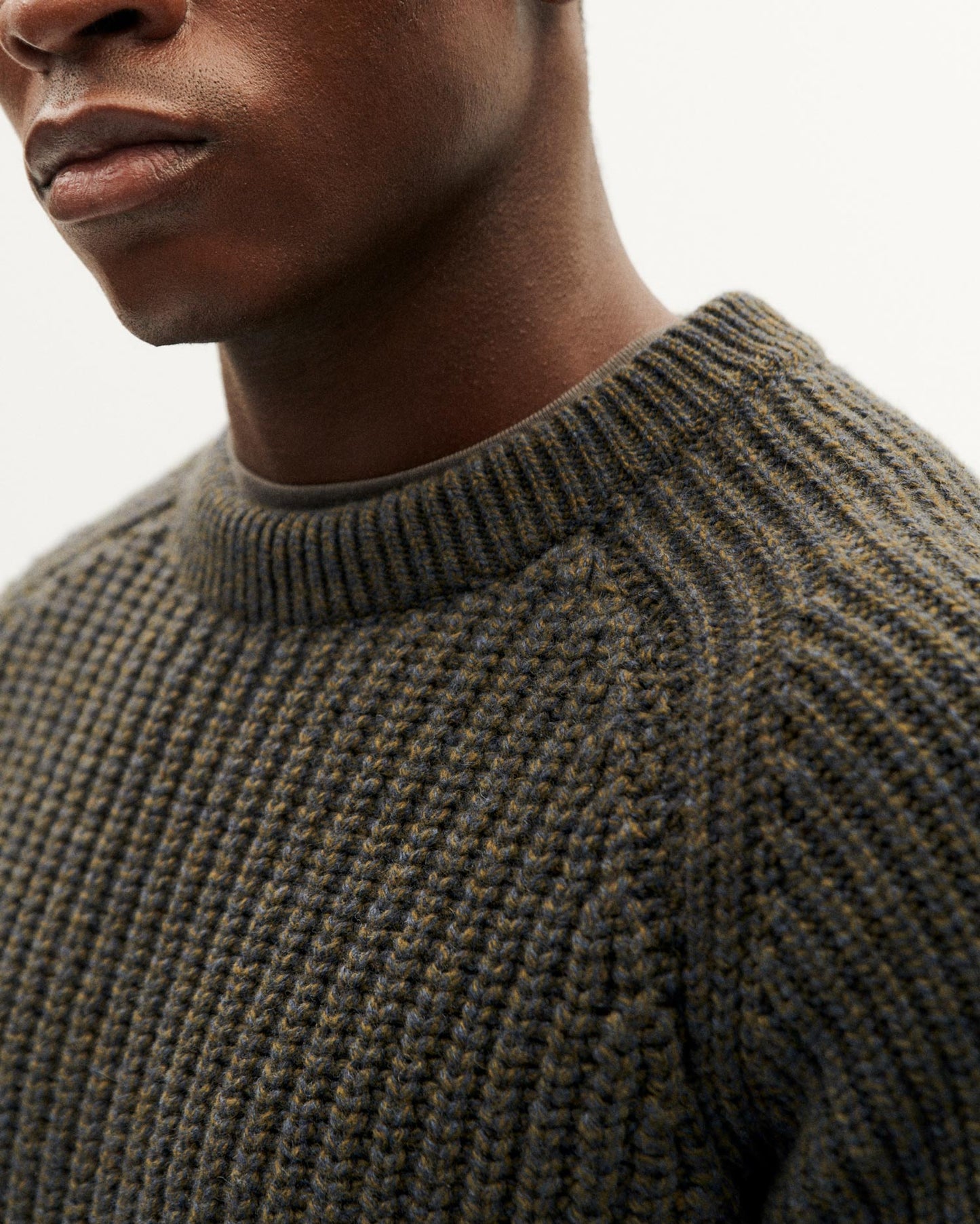 Pull en laine certifiée | vert "olive blue melange neo knitted sweater"