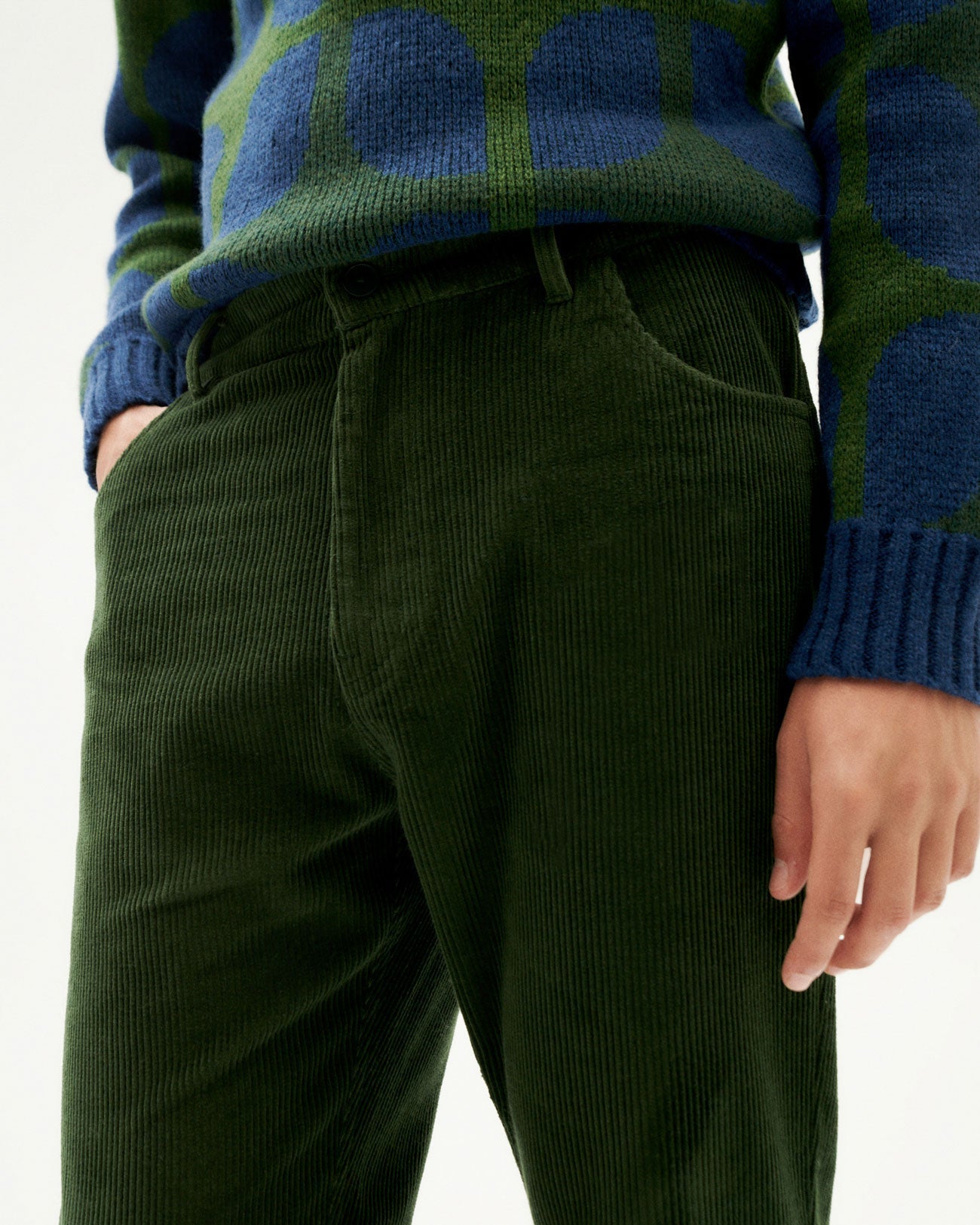 Pantalon en velours côtelé de coton bio | vert "bottle green corduroy five pockets pants"