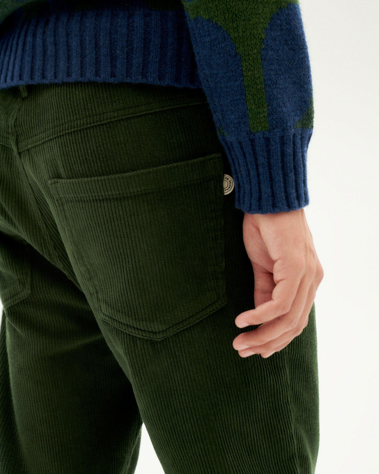 Pantalon en velours côtelé de coton bio | vert "bottle green corduroy five pockets pants"