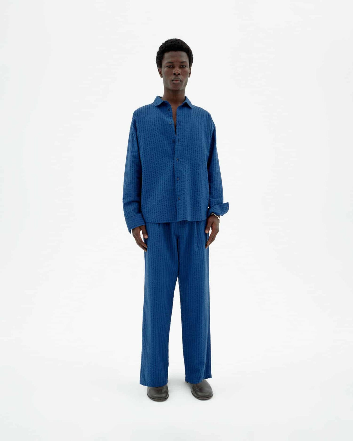 Pantalon ample en coton bio | bleu "Cobalt seersucker luc pants - blue"