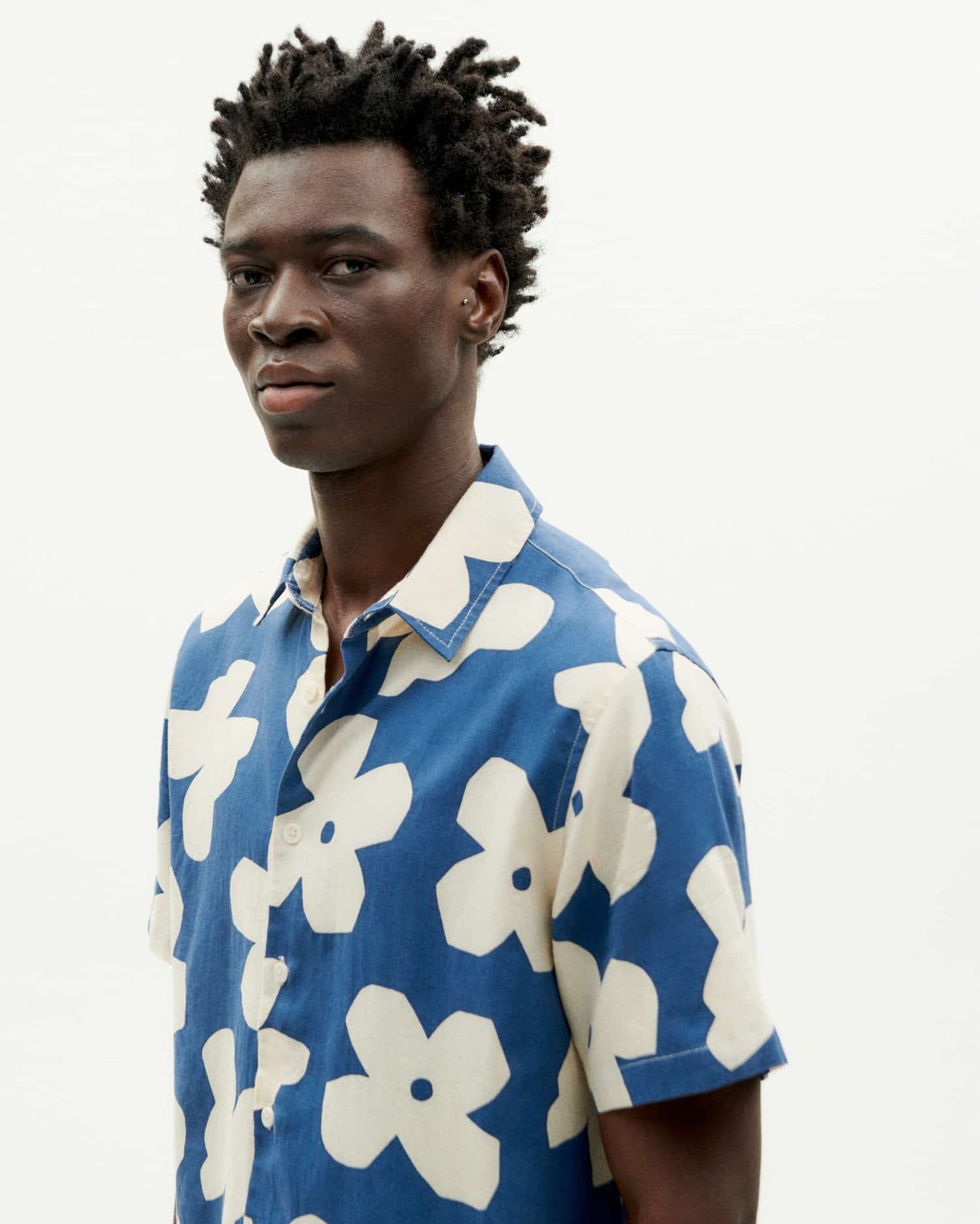 Chemise manches courtes en coton bio | Bleu et blanc "butterfly tom shirt"