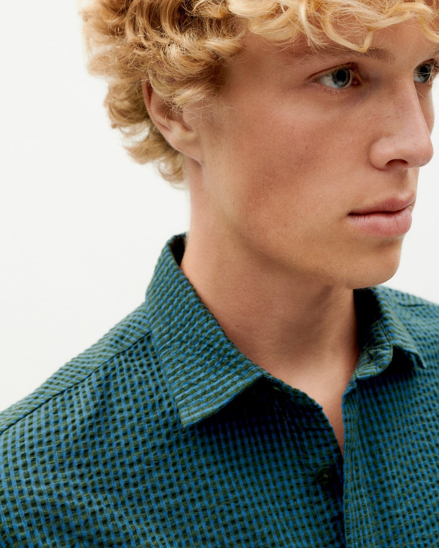 Chemise à carreaux en coton bio | bleu "bottle green checks seersucker thomas shirt"