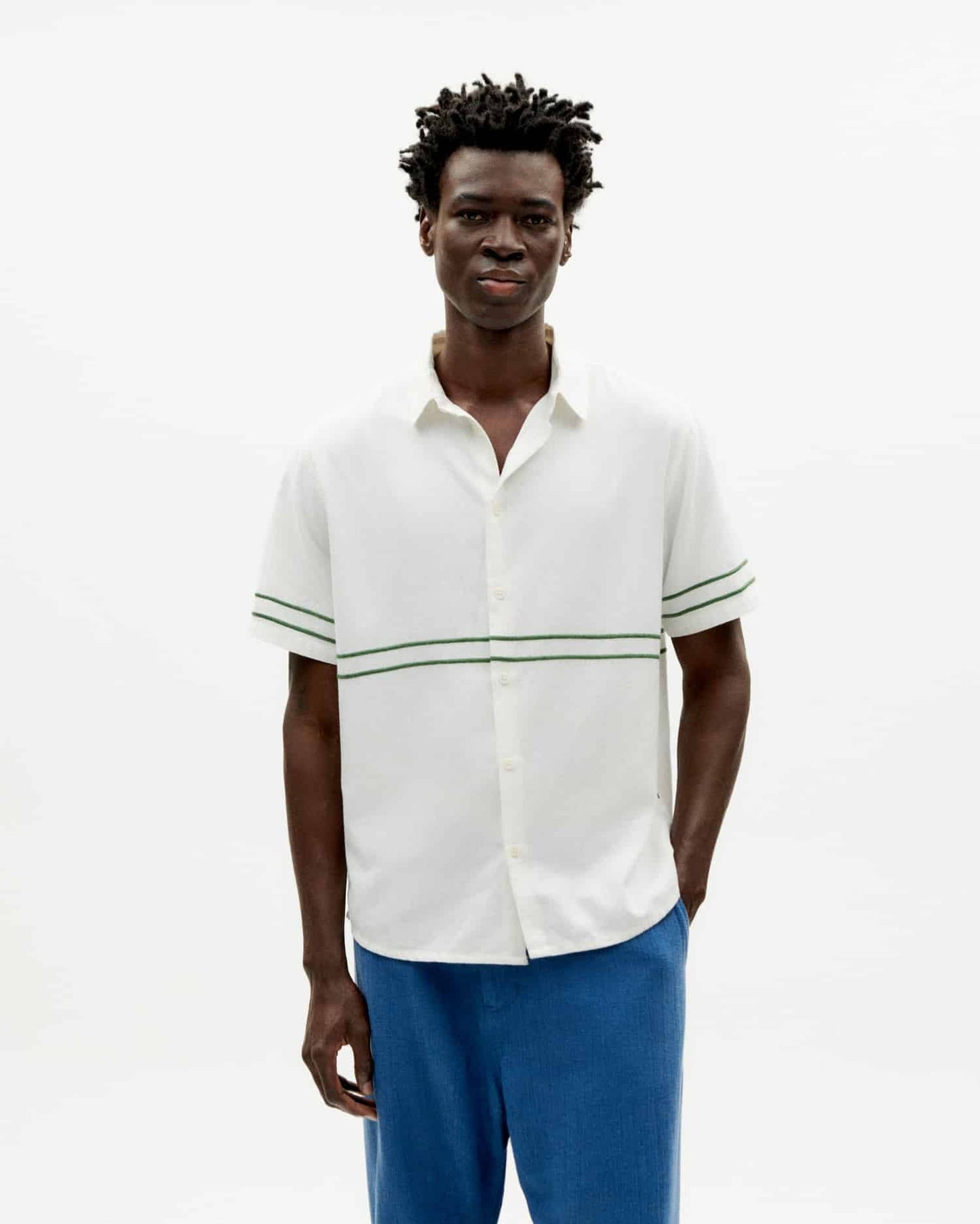 Chemise manches courtes brodée en coton bio | Écru "undyed embroidery green tom shirt"