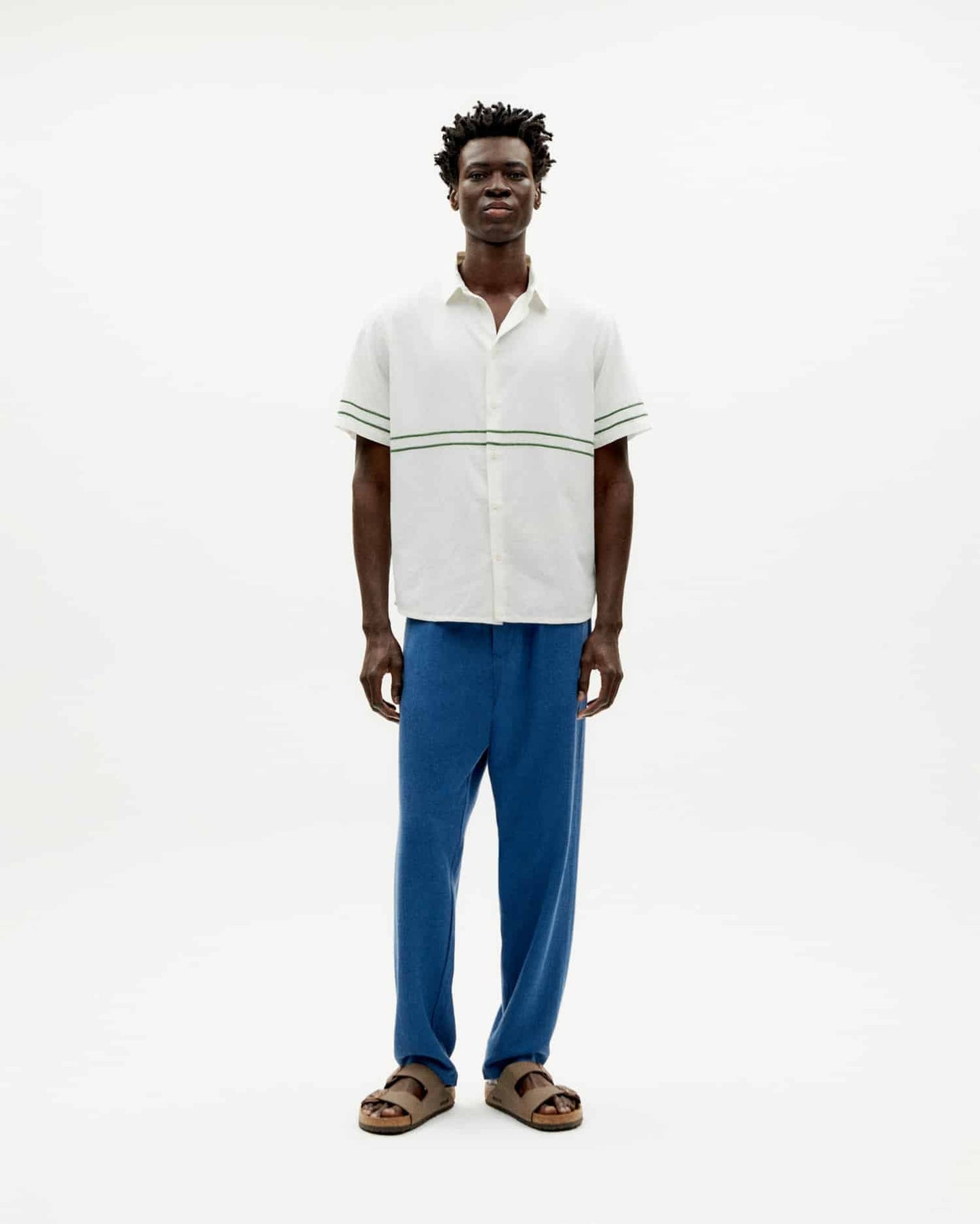 Chemise manches courtes brodée en coton bio | Écru "undyed embroidery green tom shirt"