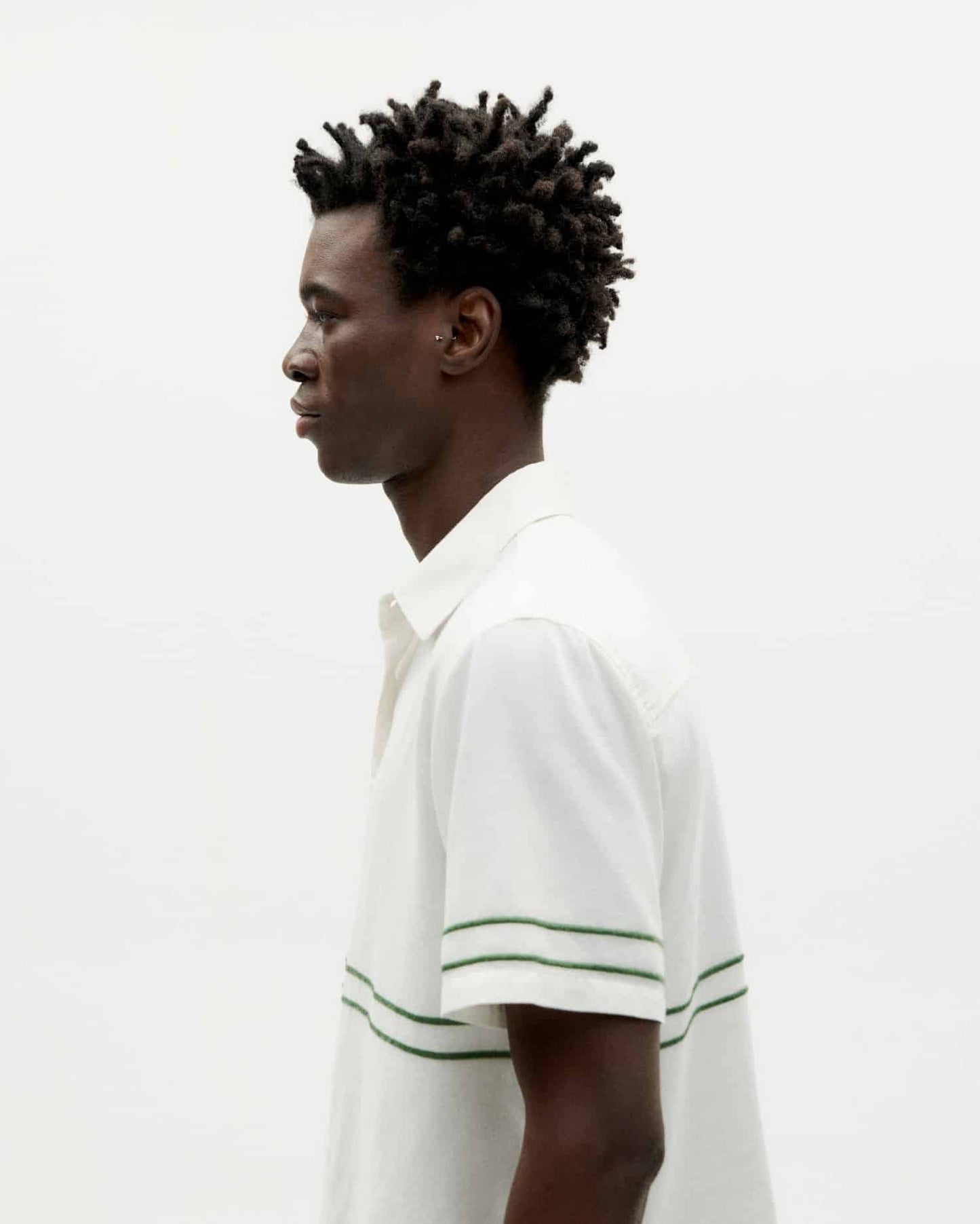 Chemise manches courtes brodée en coton bio | Écru "undyed embroidery green tom shirt"