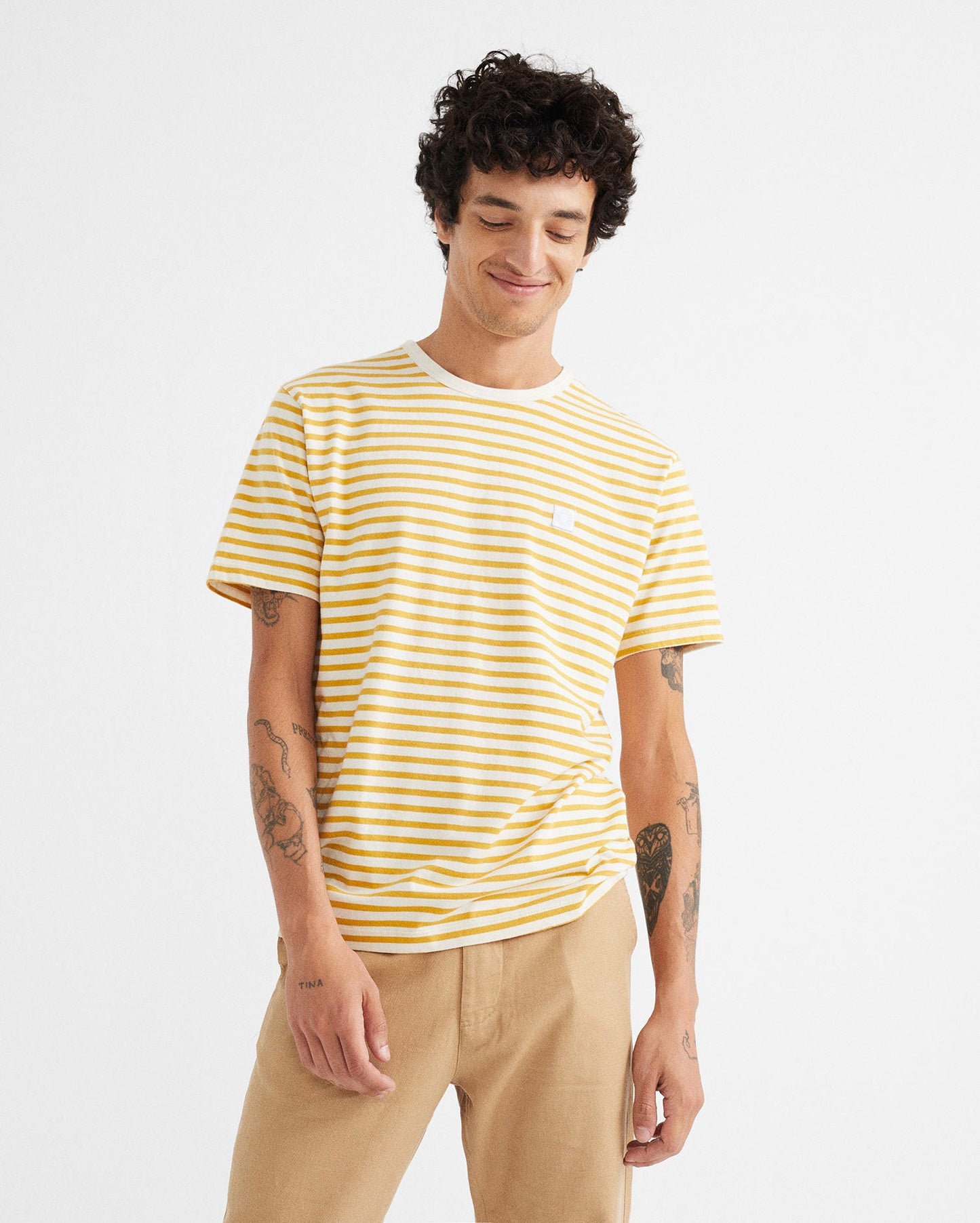 T-shirt rayé jaune moutarde en coton bio