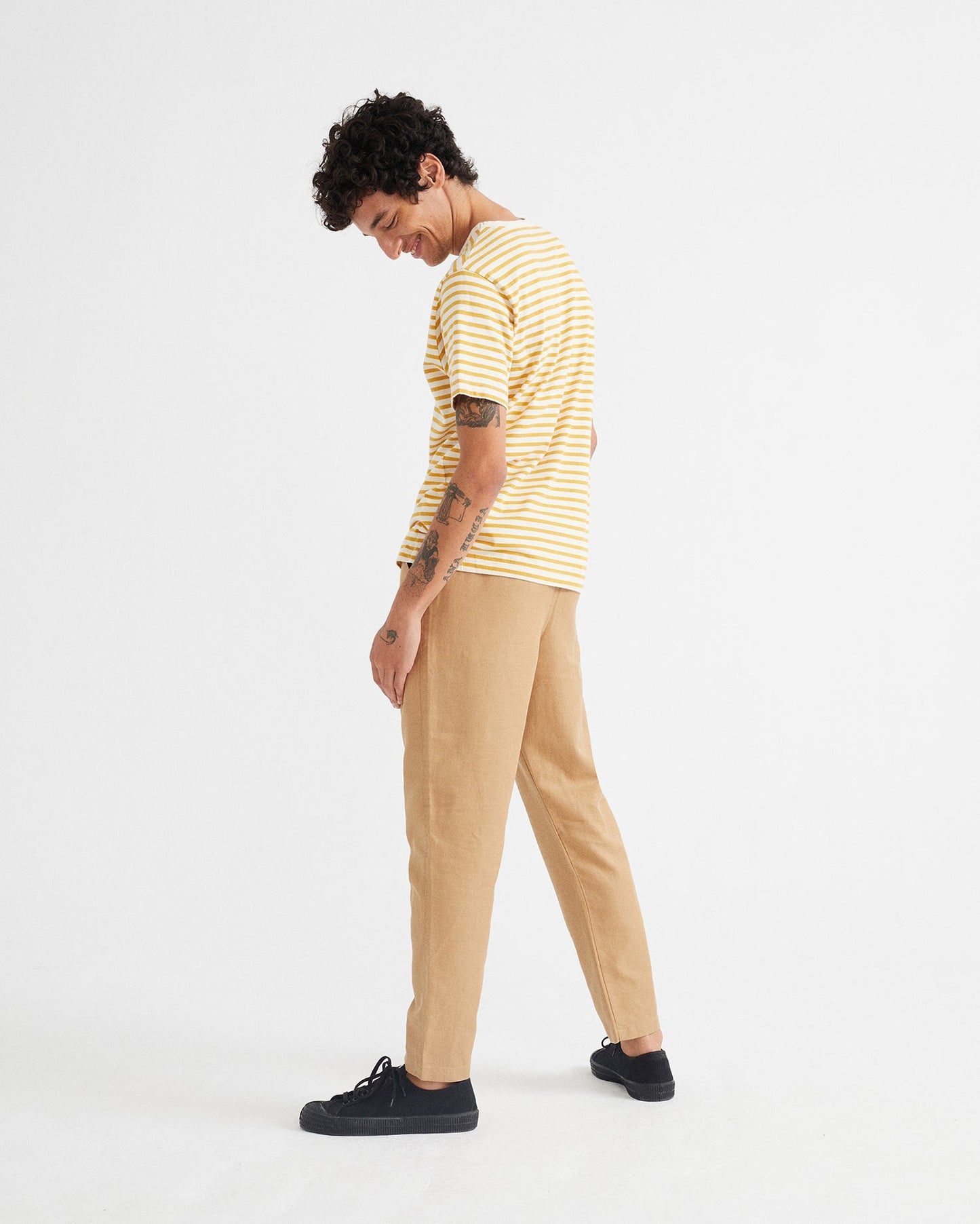 T-shirt rayé jaune moutarde en coton bio