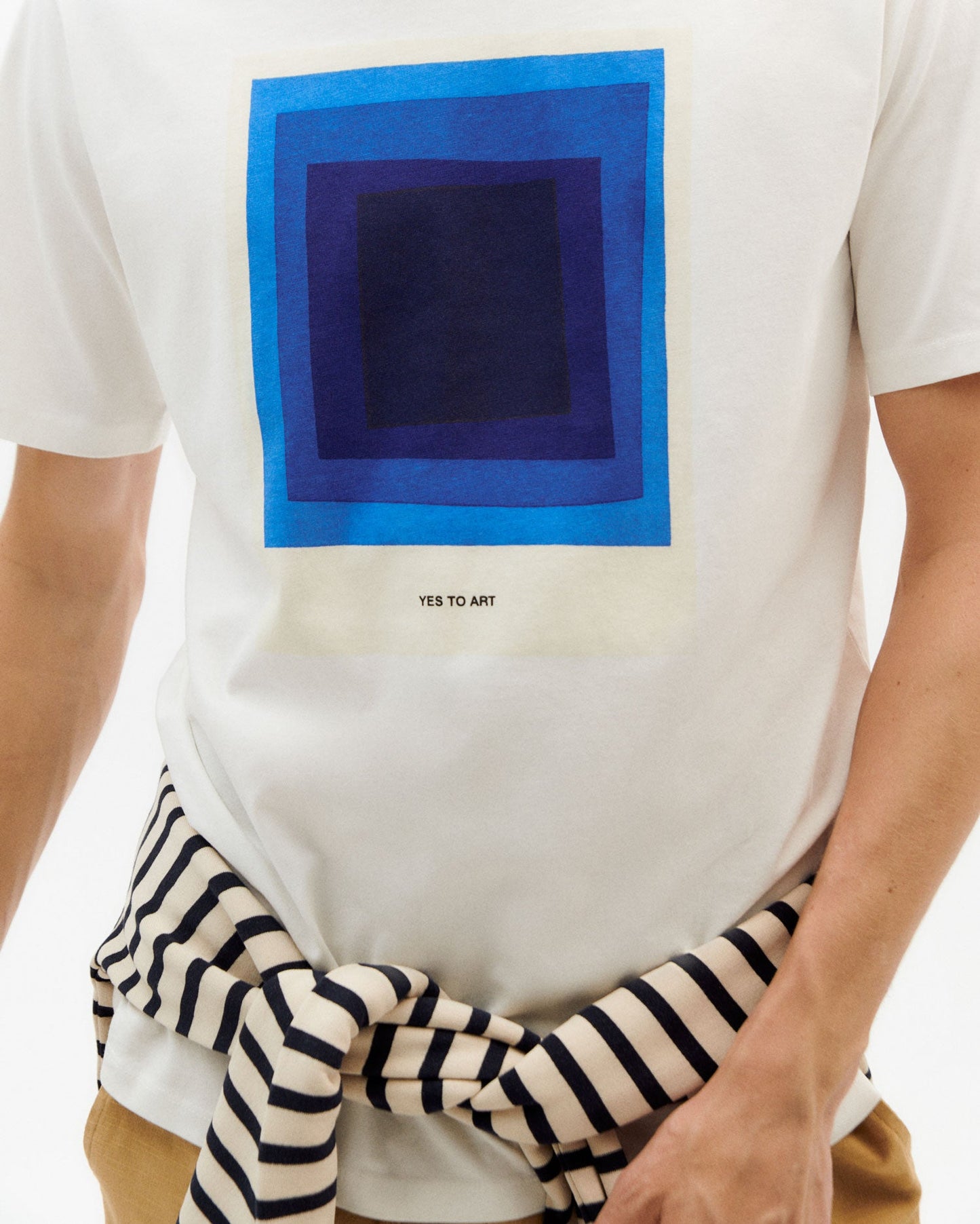 T-shirt blanc imprimé carré bleu en coton bio - yes to art t-shirt snow white