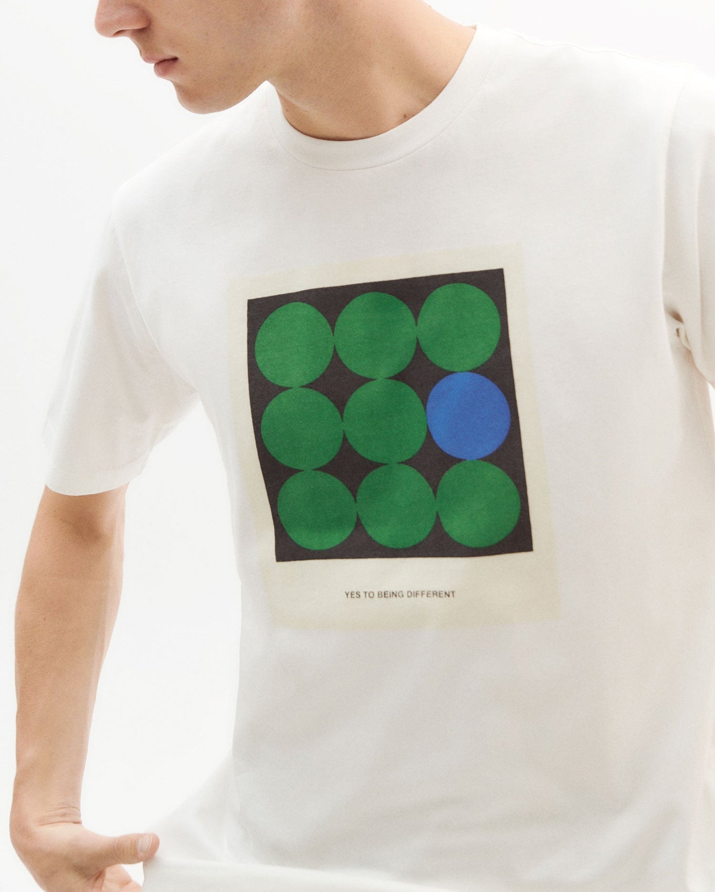 T-shirt blanc imprimé vert en coton bio - yes to being different t-shirt snow white