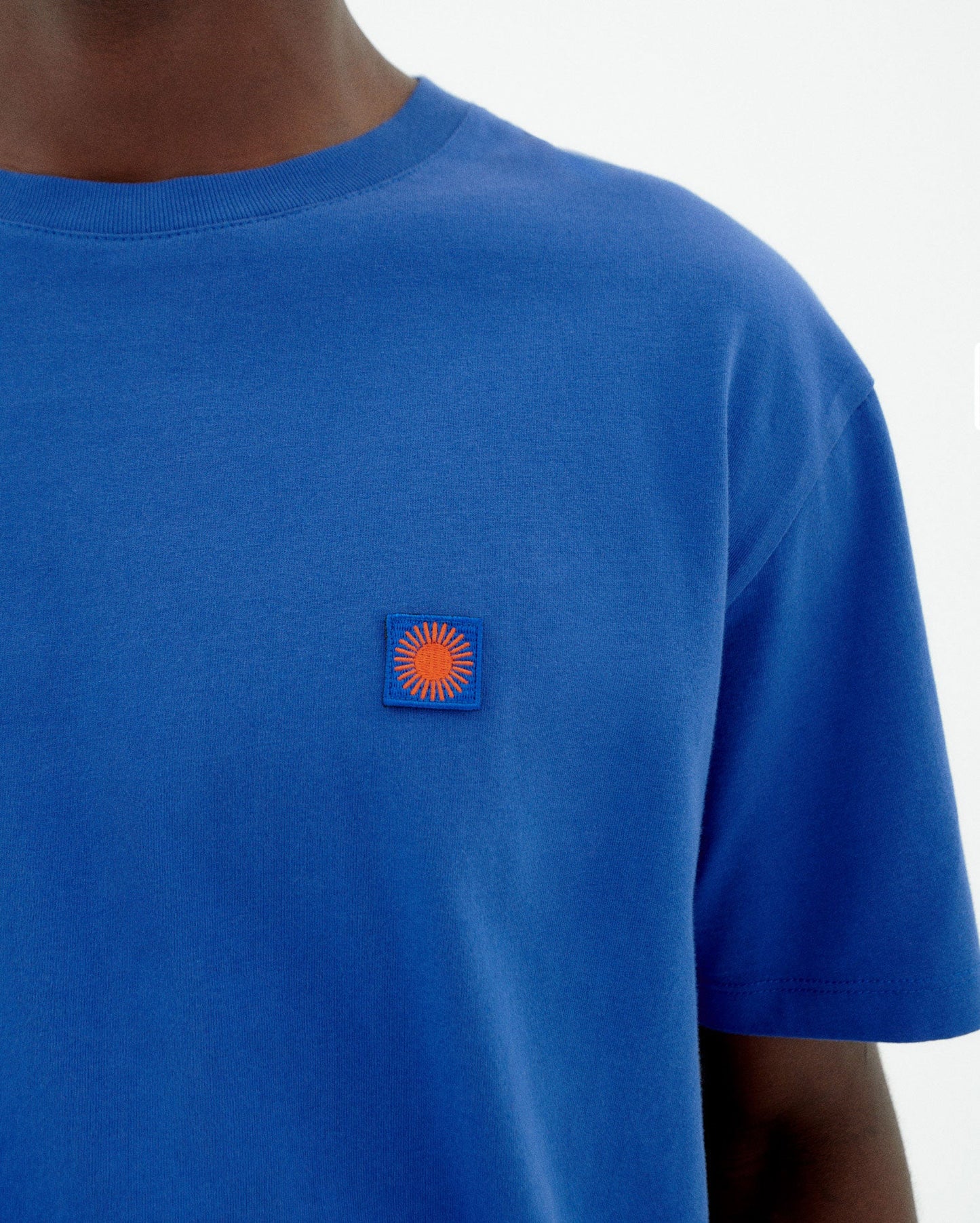T-shirt en coton bio | bleu "Sol contrast indigo tee - blue"