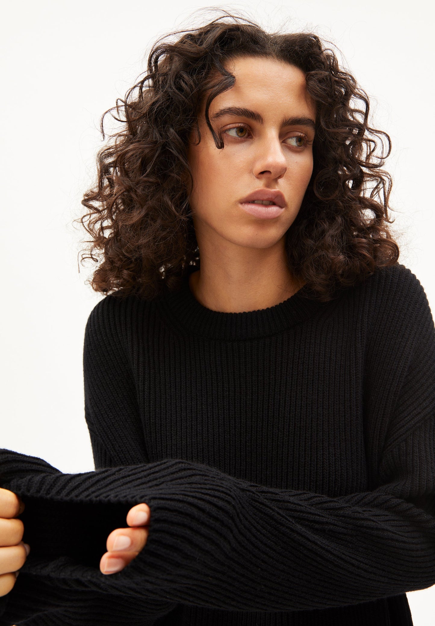 Robe pull noire en coton et laine bio et laine recyclée - naare black