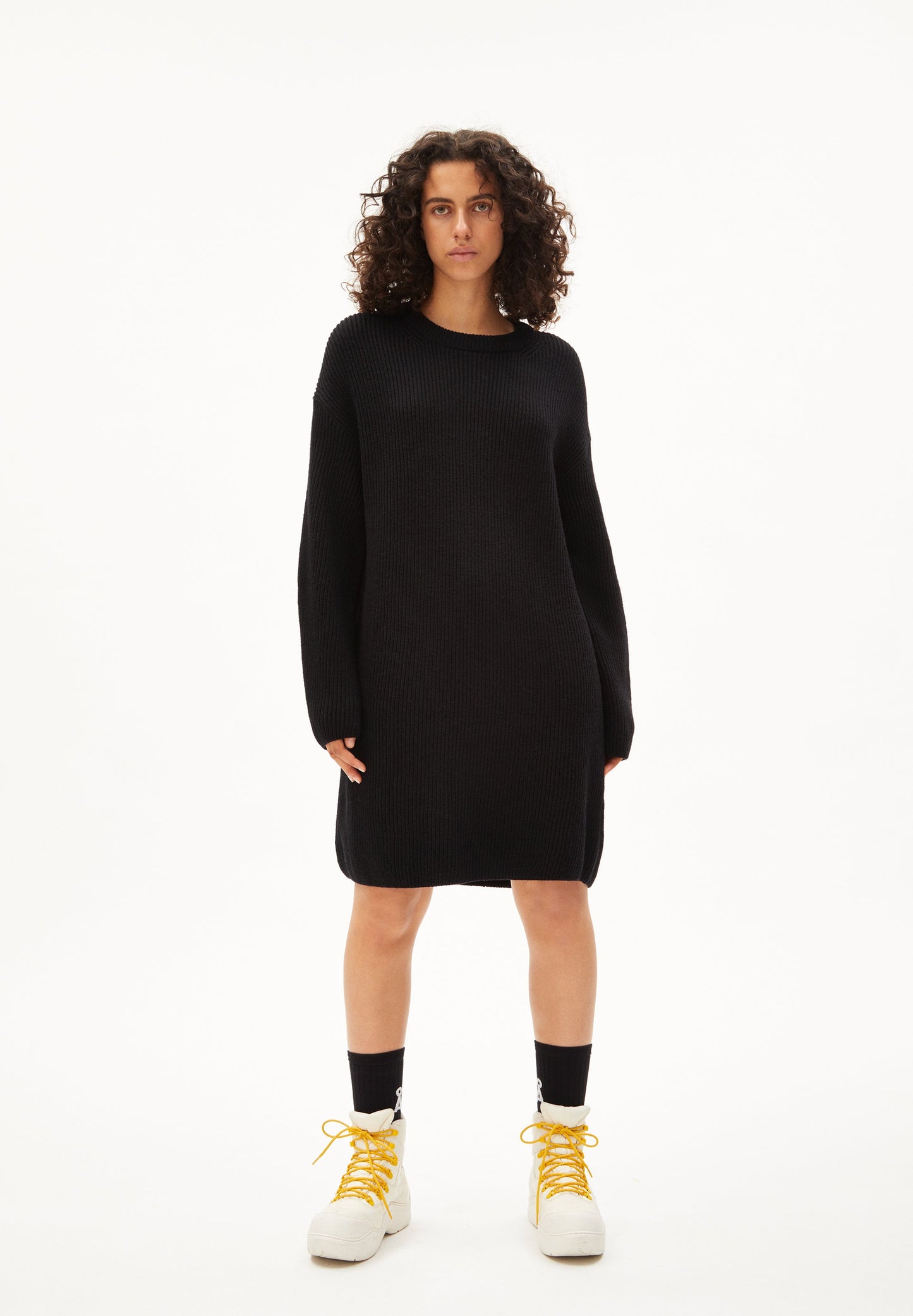 Robe pull noire en coton et laine bio et laine recyclée - naare black