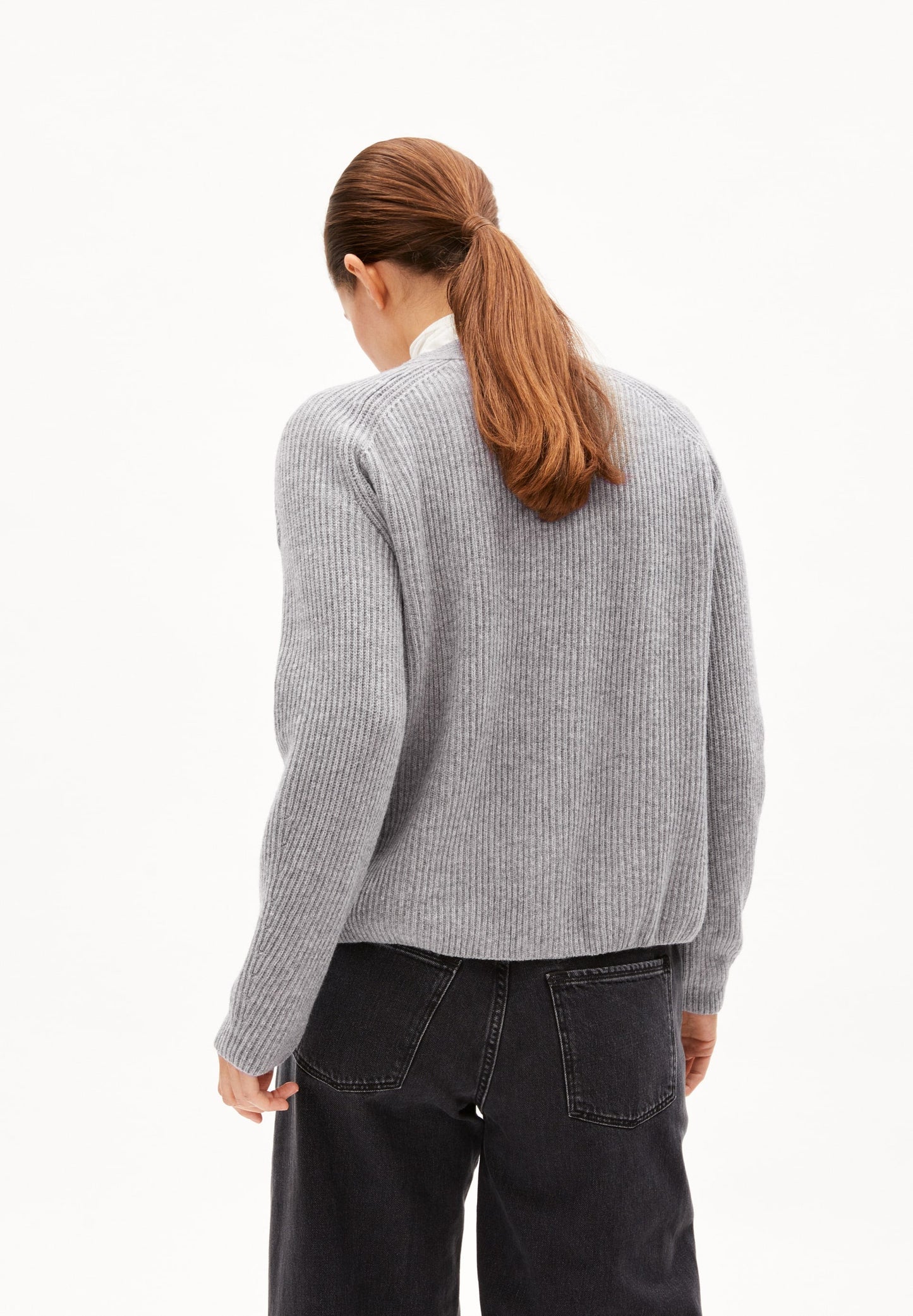 Gilet maille en laine bio et recyclée | Gris clair "naokaa reglana light grey melange"