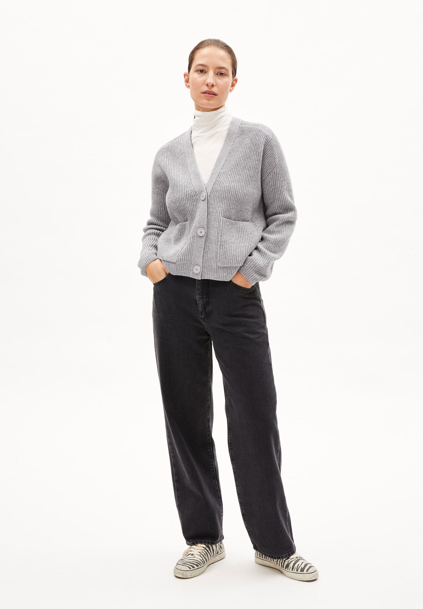 Gilet maille en laine bio et recyclée | Gris clair "naokaa reglana light grey melange"